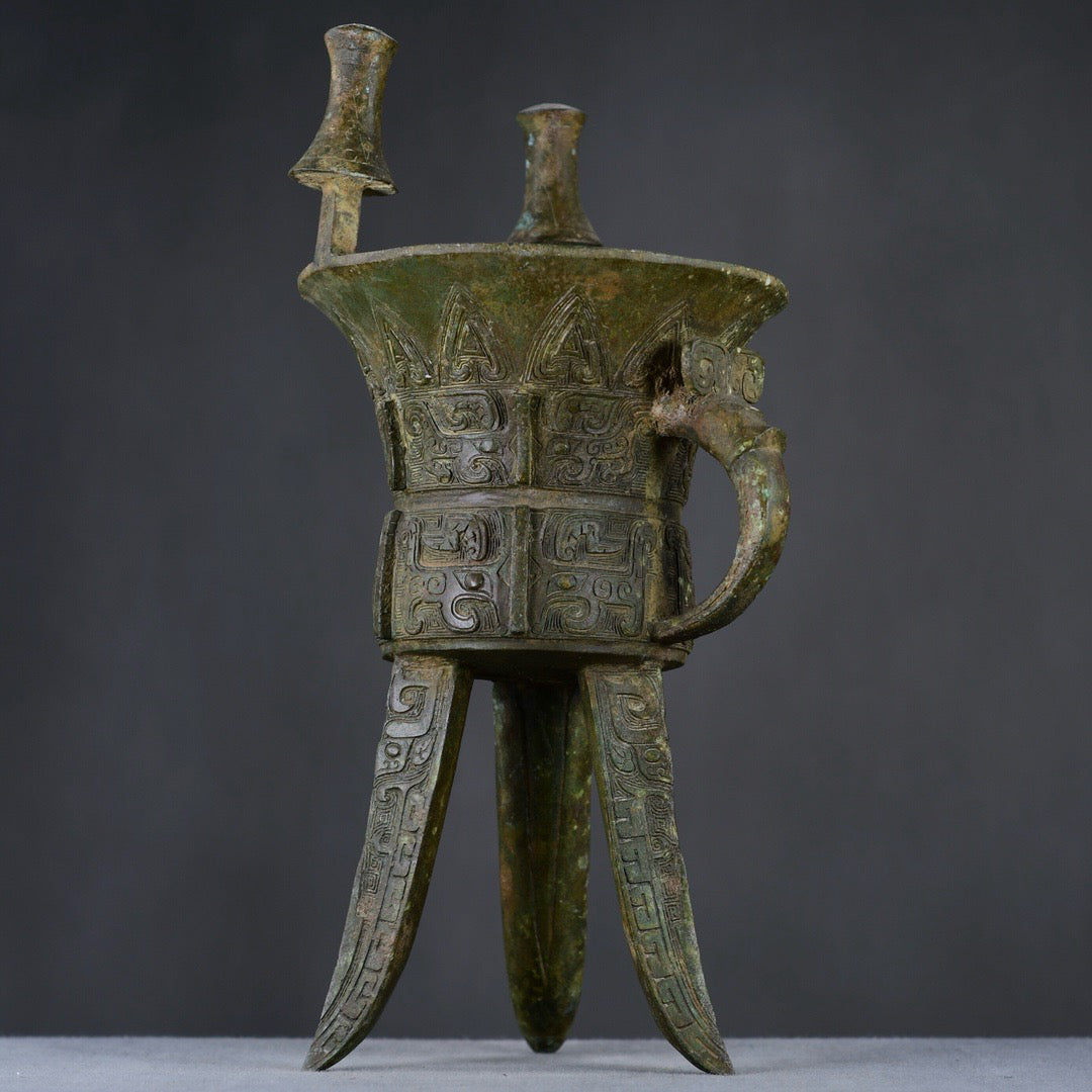 Chinese antique bronze three legged round vessel