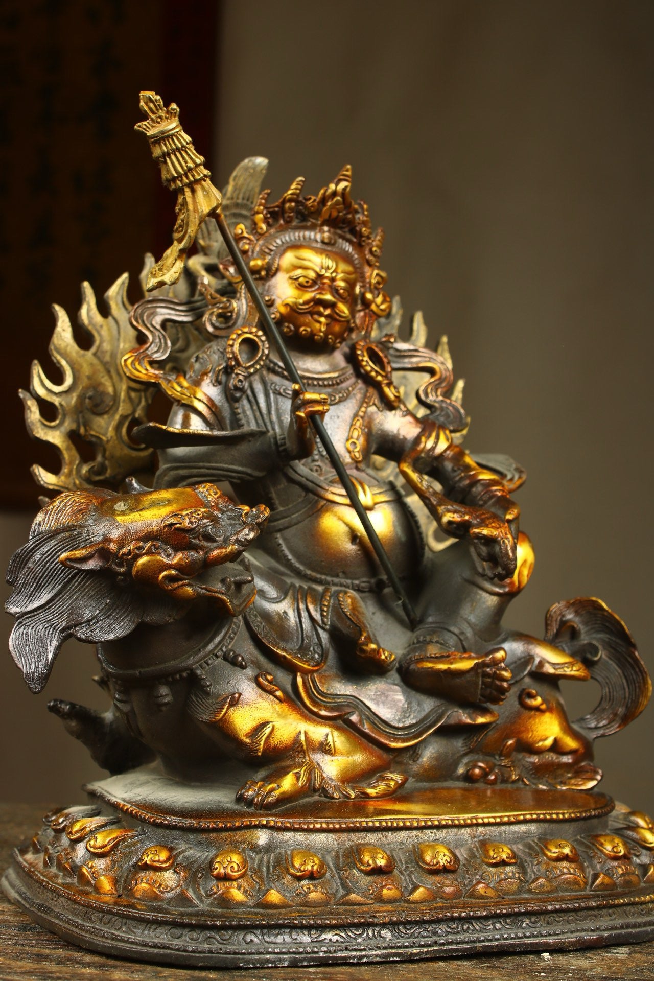 Chinese Antique Bronze Gilded Handcrafted Treasure King