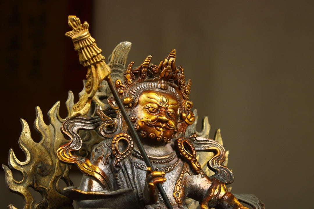 Chinese Antique Bronze Gilded Handcrafted Treasure King