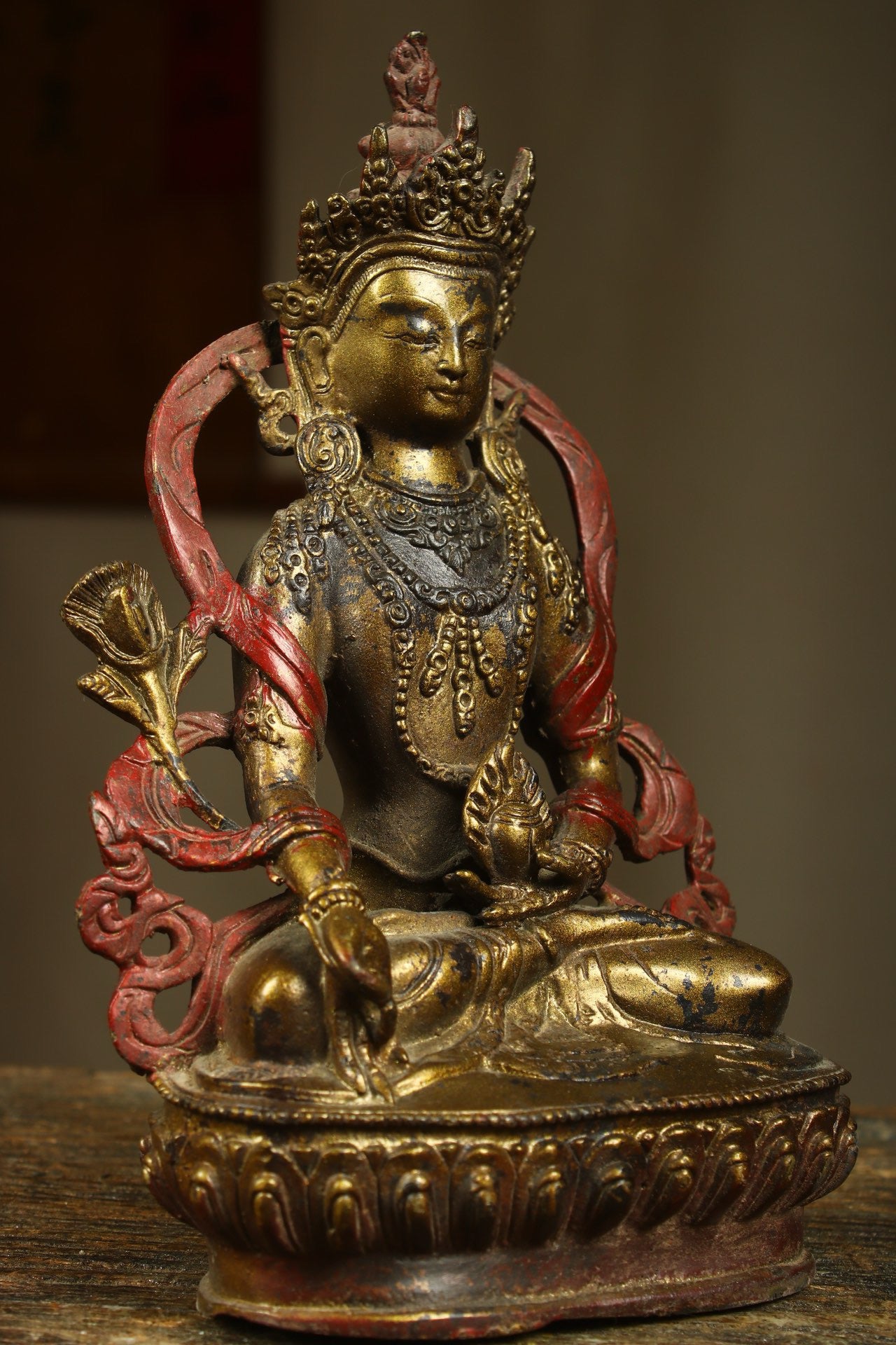 Chinese antique bronze gilded handmade statue of a Tibetan king