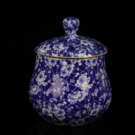 Blue and white ice plum patterned large belly lid jar