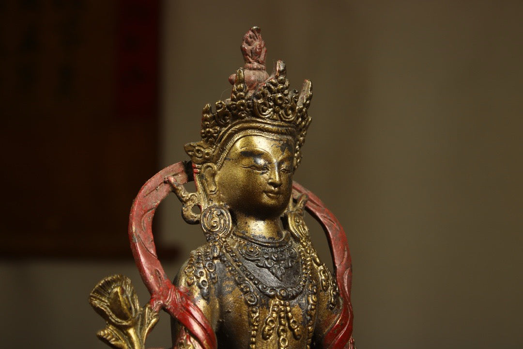Chinese antique bronze gilded handmade statue of a Tibetan king