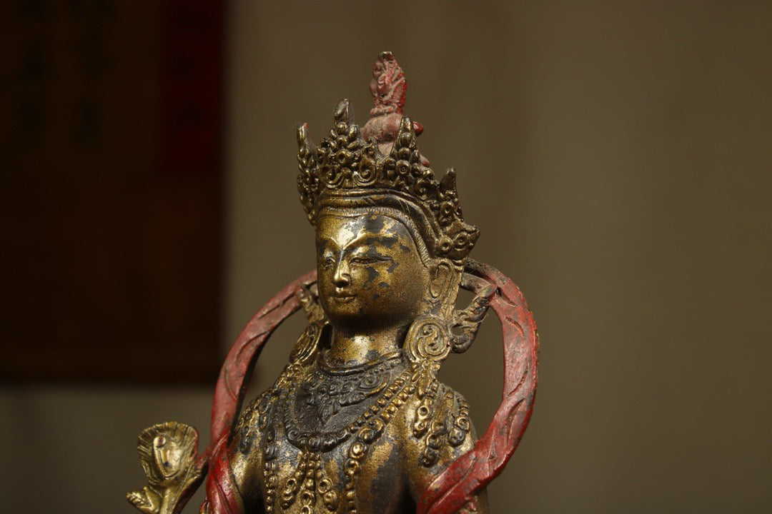 Chinese antique bronze gilded handmade statue of a Tibetan king