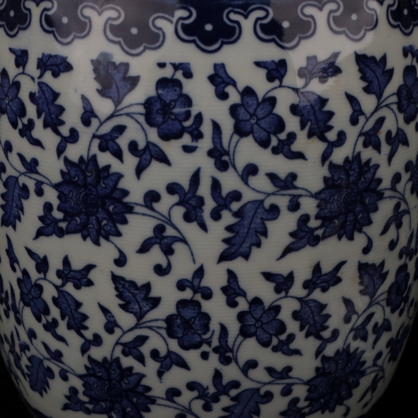 Blue and white winter melon jar with tangled branches and patterns