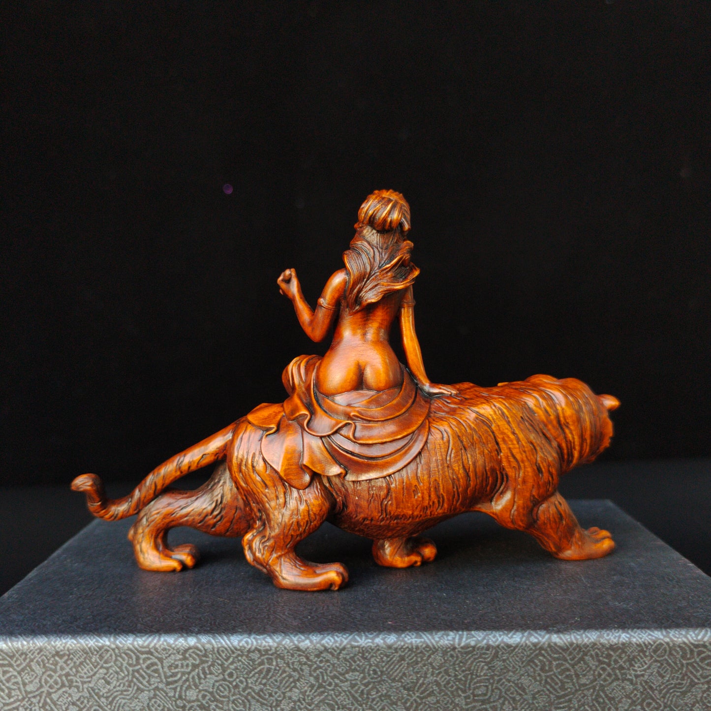 Collected boxwood carved beauty tiger ornaments, furniture ornaments