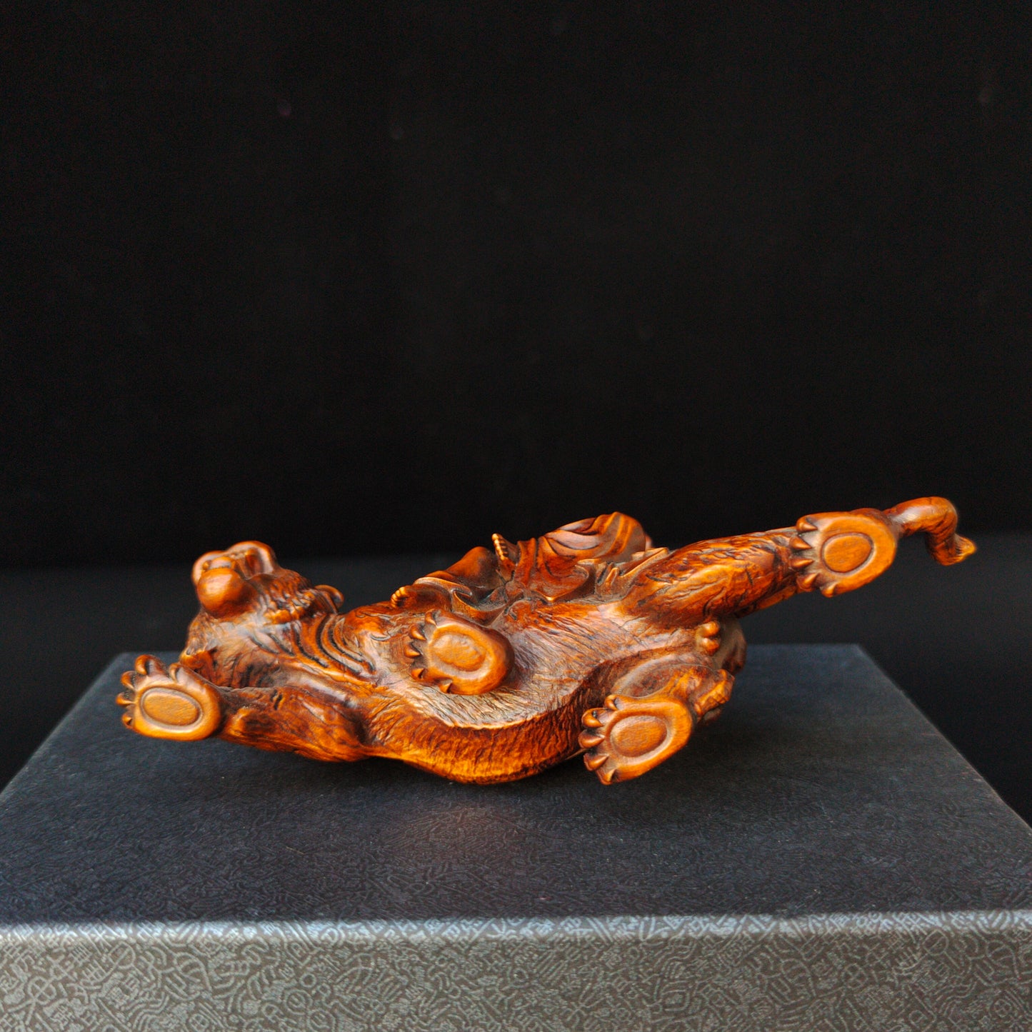 Collected boxwood carved beauty tiger ornaments, furniture ornaments