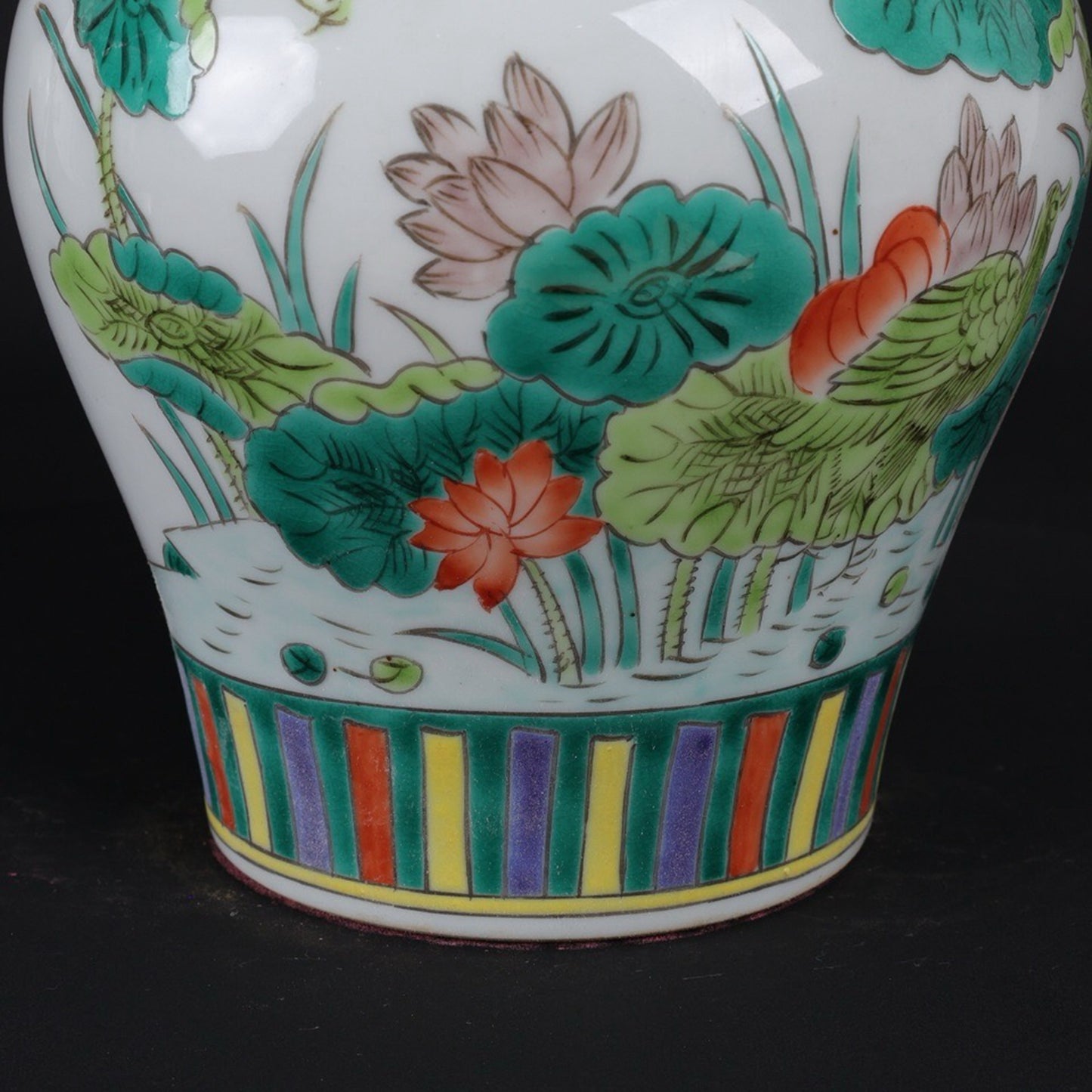 Pink Mandarin Duck Playing with Lotus Pattern Bright Pot