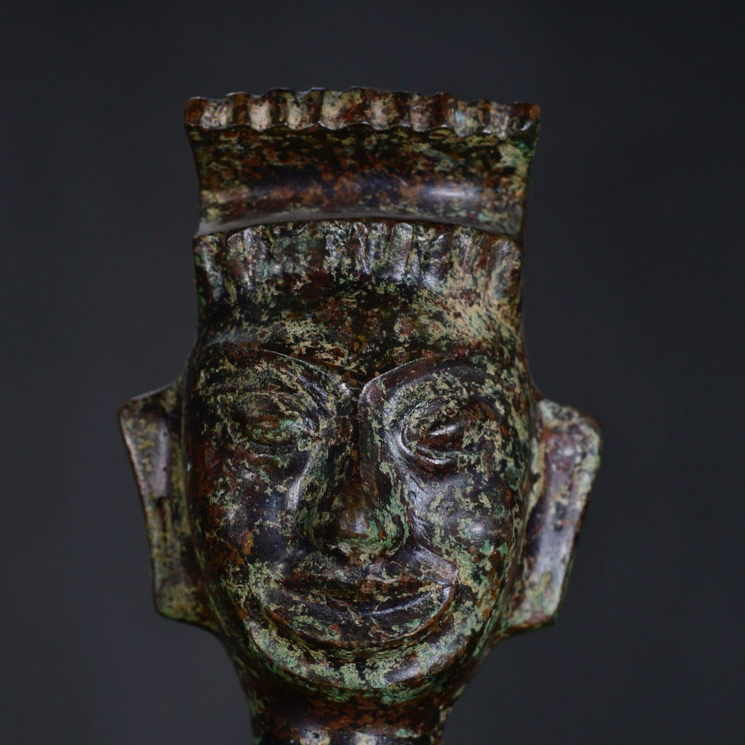 Chinese Antique Sanxingdui Bronze Kneeling Man
