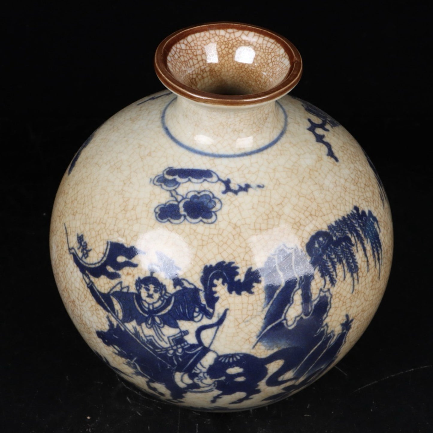 Blue and white pomegranate vase with a pattern of descending from Guigu Mountain