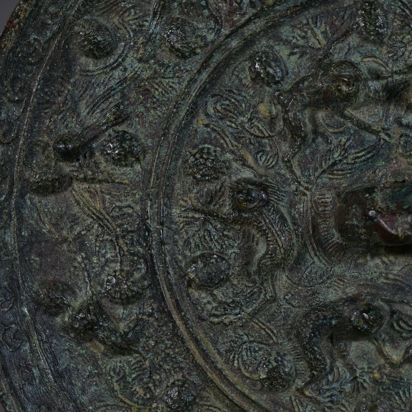 Chinese antique bronze sea animal grape mirror