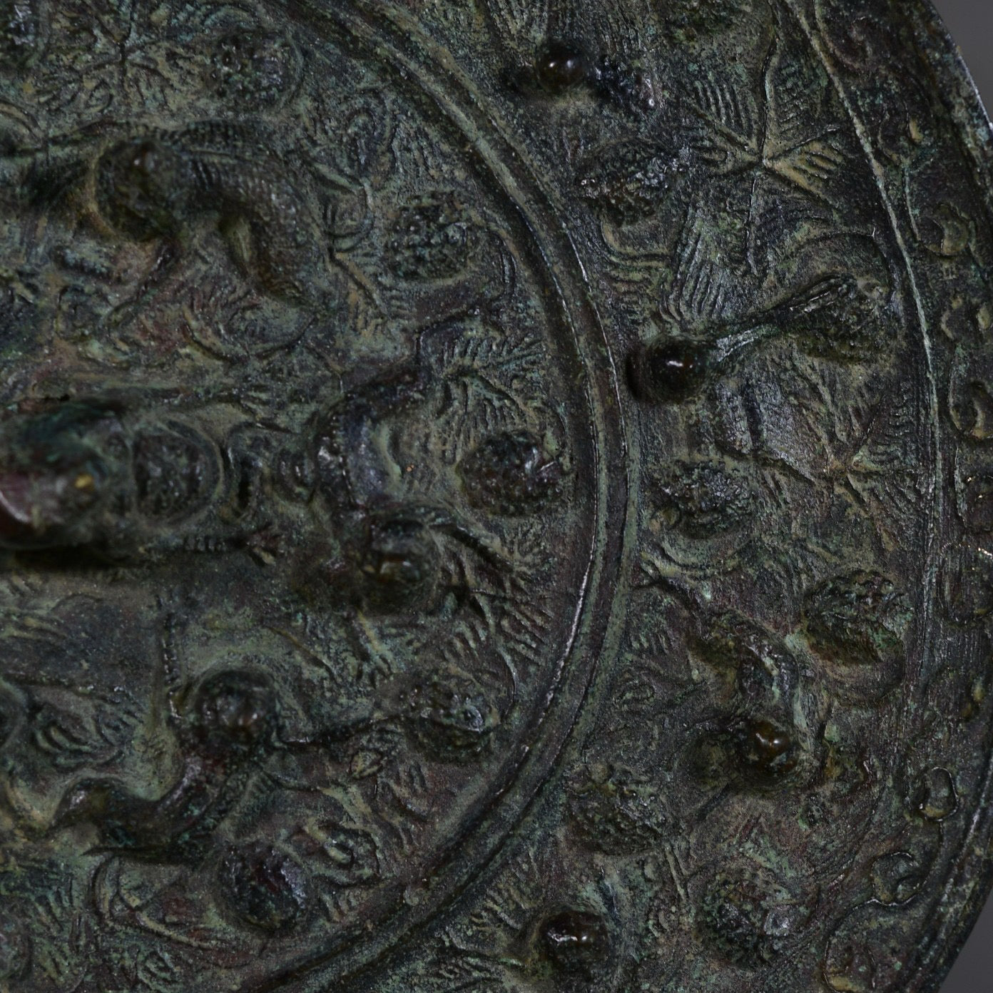 Chinese antique bronze sea animal grape mirror