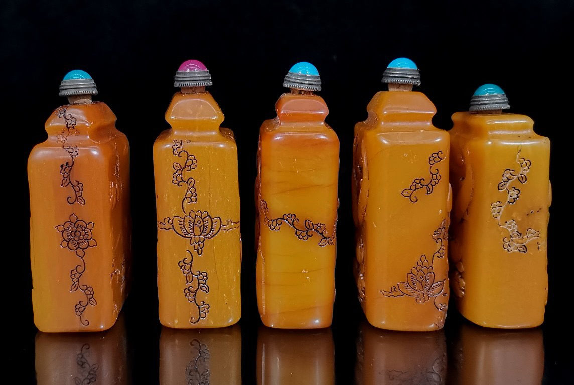 Chinese Antique Tian Huangshi Snuff Bottle