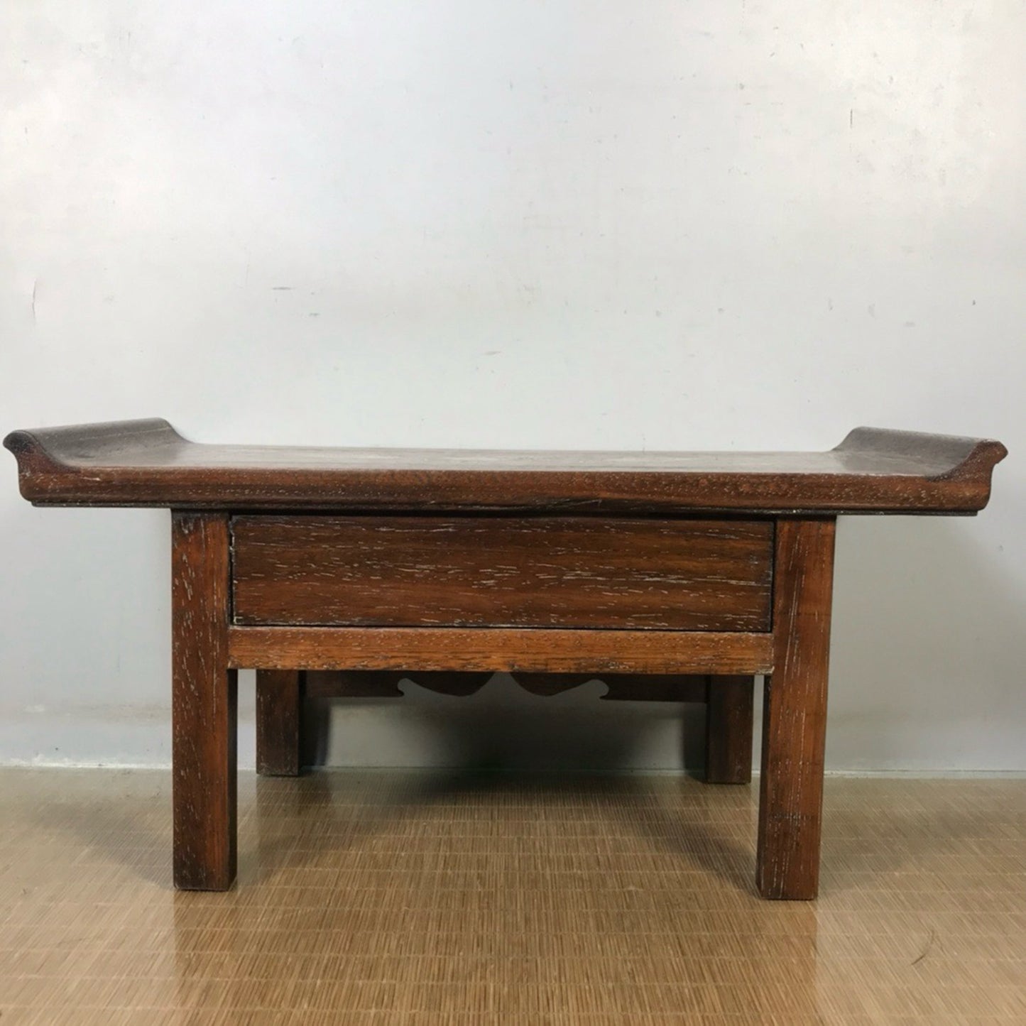 Chinese antique rosewood inlaid shell case