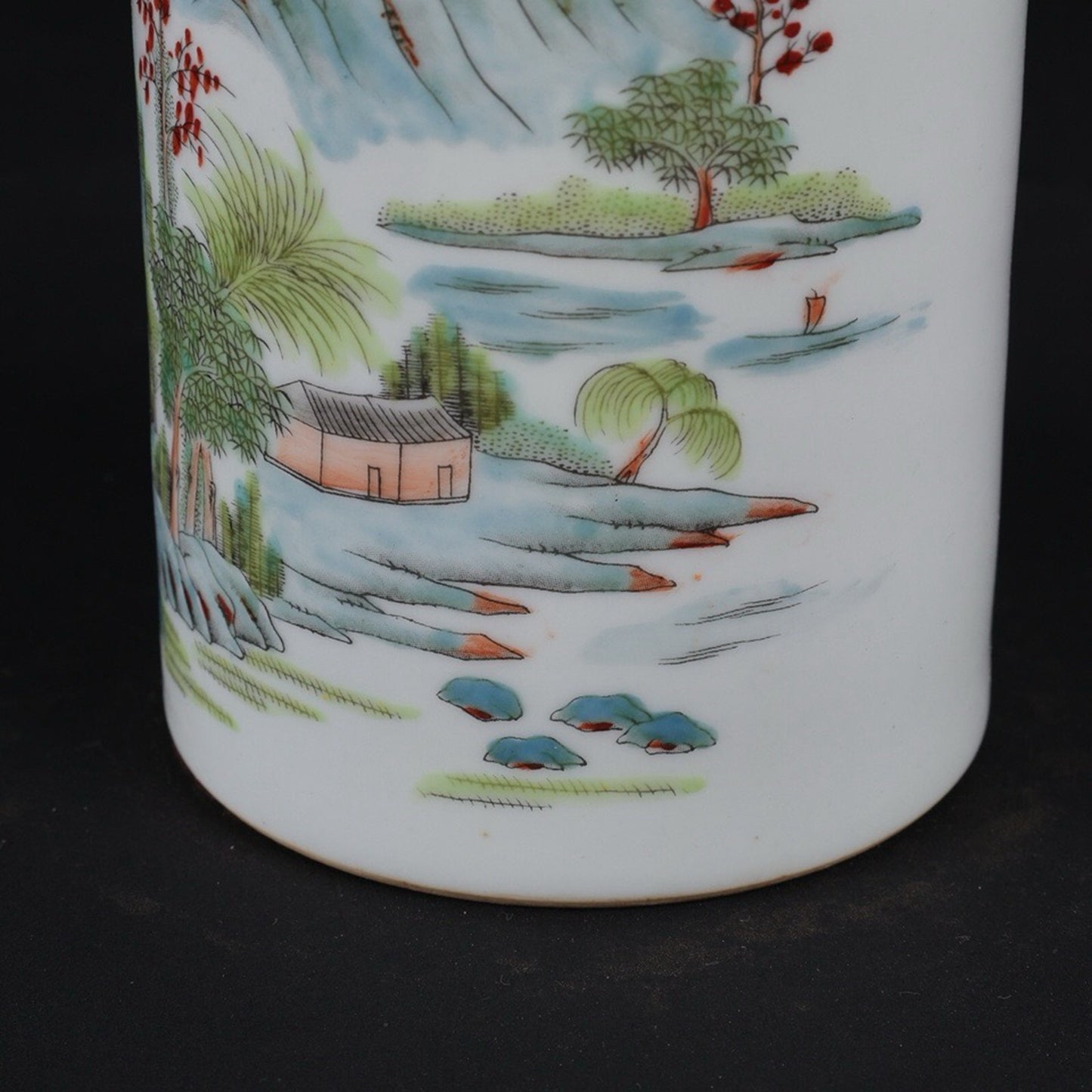 Light Crimson Colored Landscape Pattern Small Pen Holder