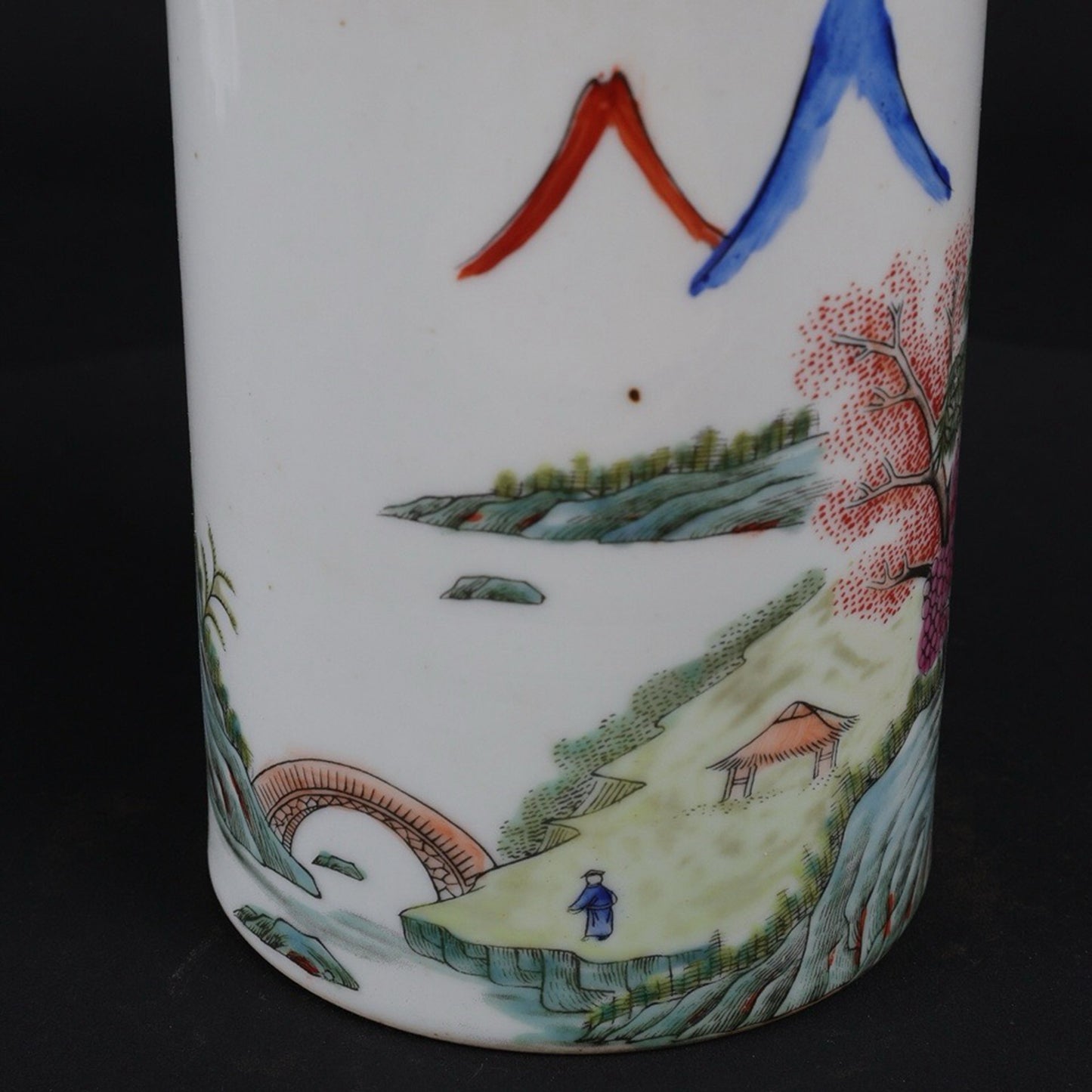 Light Crimson Colored Landscape Pattern Small Pen Holder