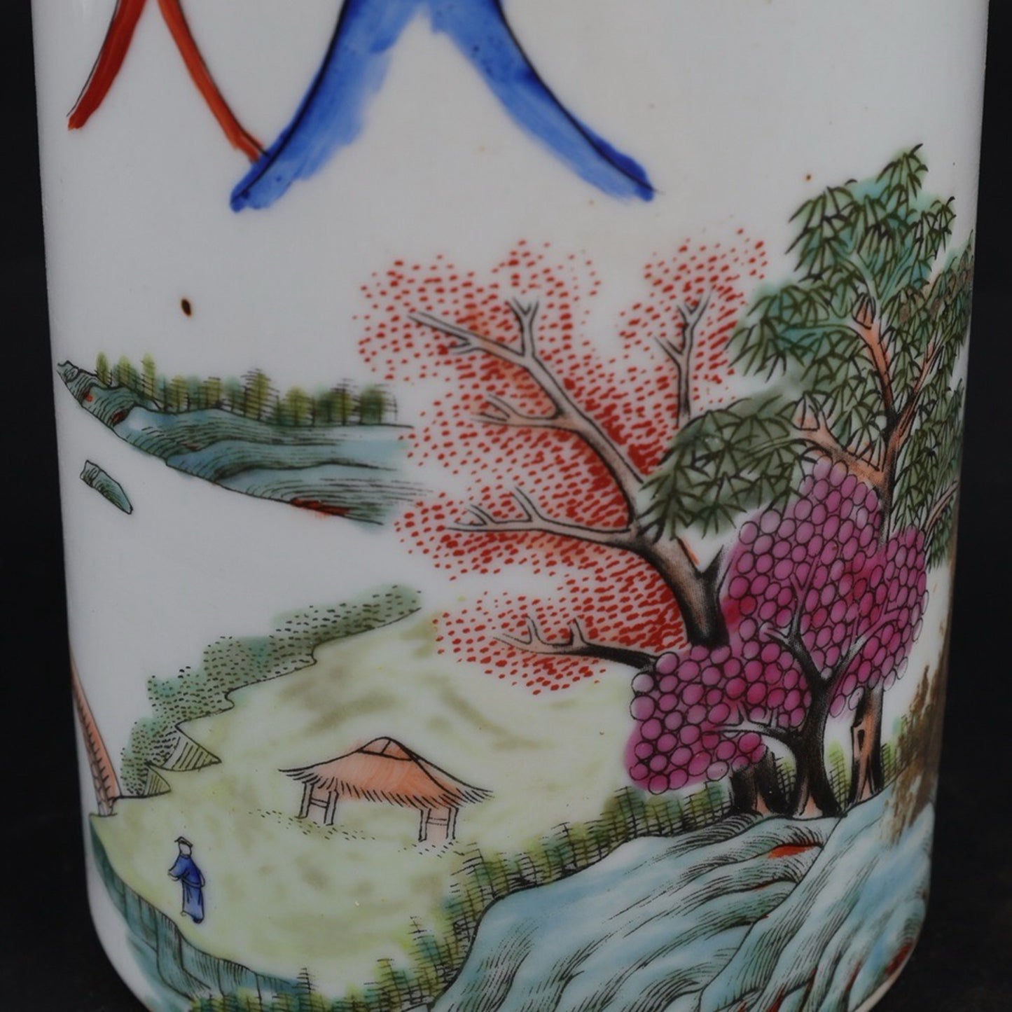 Light Crimson Colored Landscape Pattern Small Pen Holder