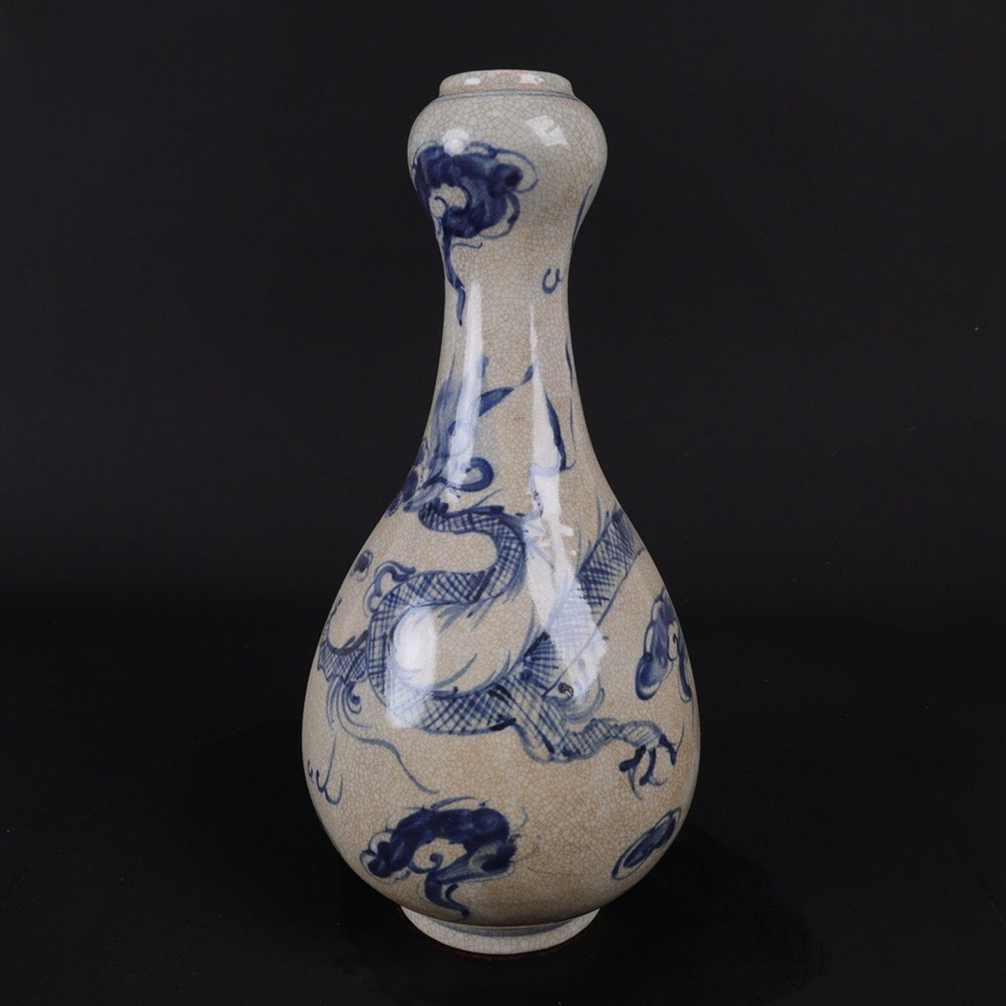 Blue and white sliced dragon text garlic bottle