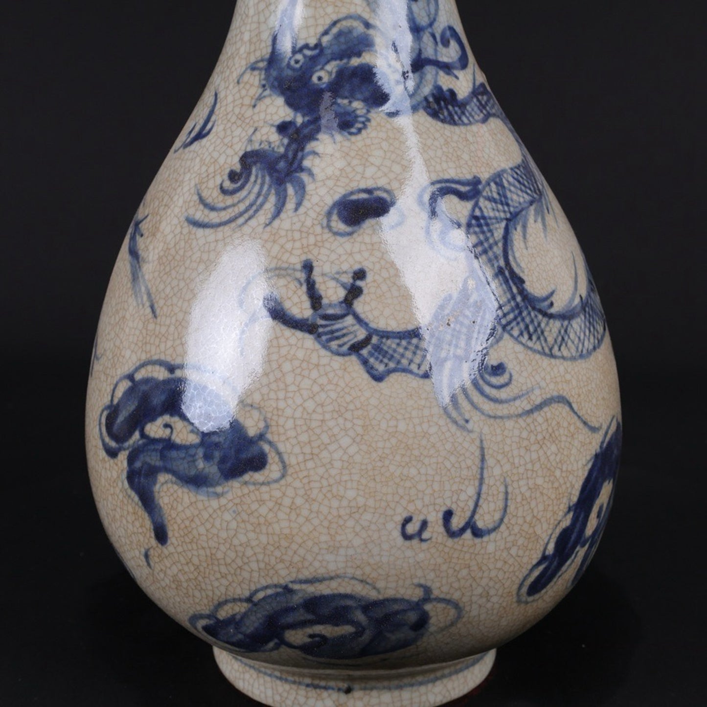 Blue and white sliced dragon text garlic bottle