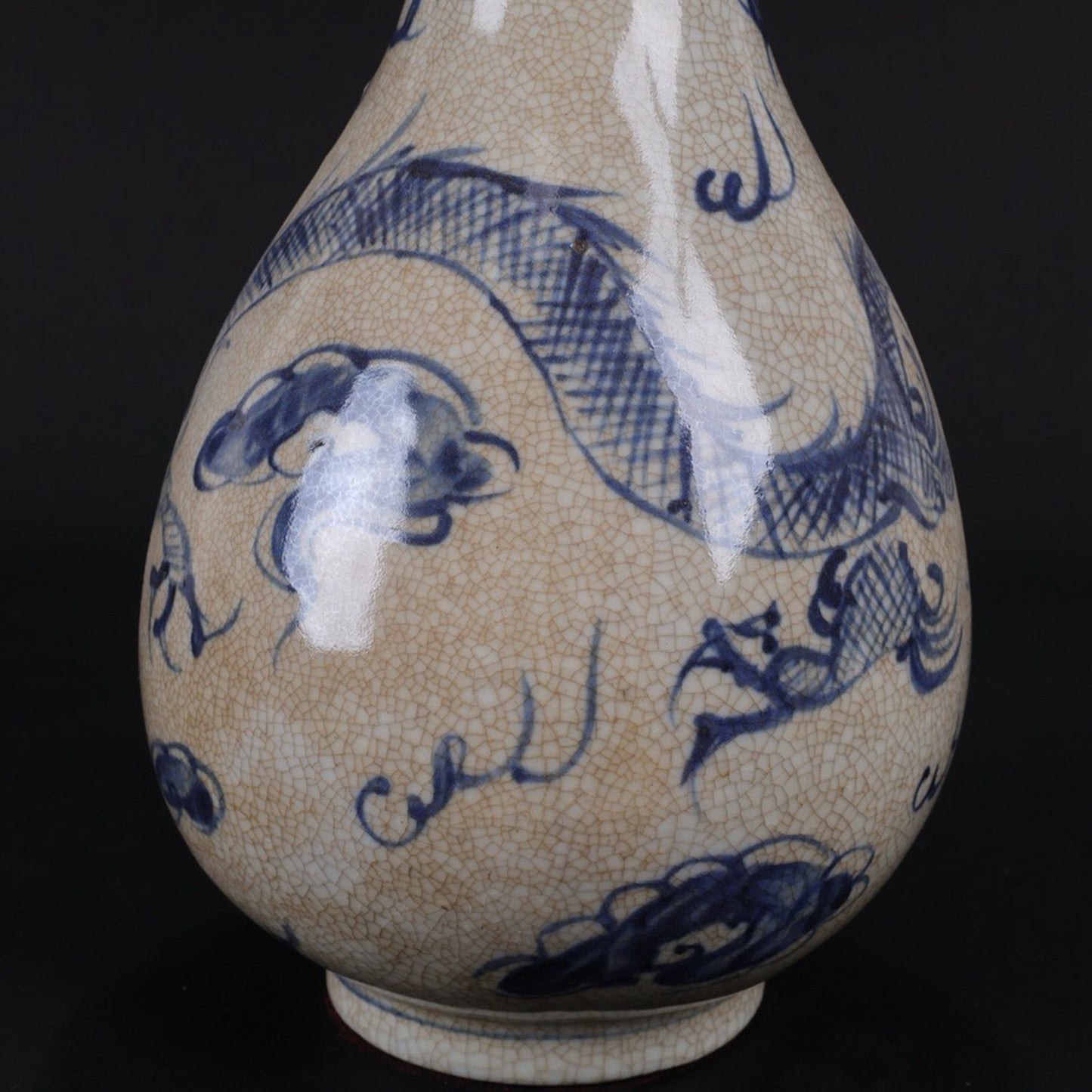Blue and white sliced dragon text garlic bottle
