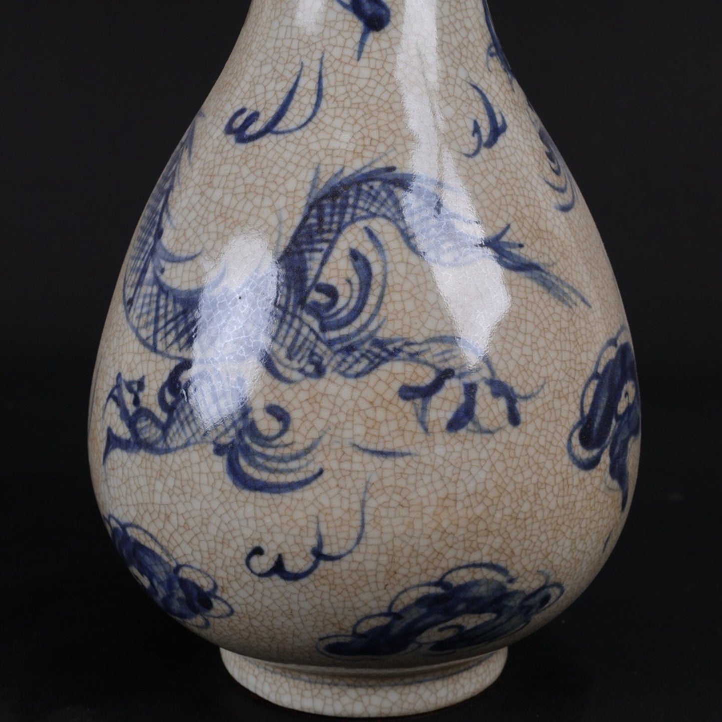 Blue and white sliced dragon text garlic bottle