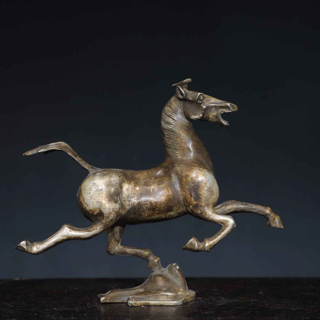 Chinese antique pure copper horse stepping flying swallow ornament