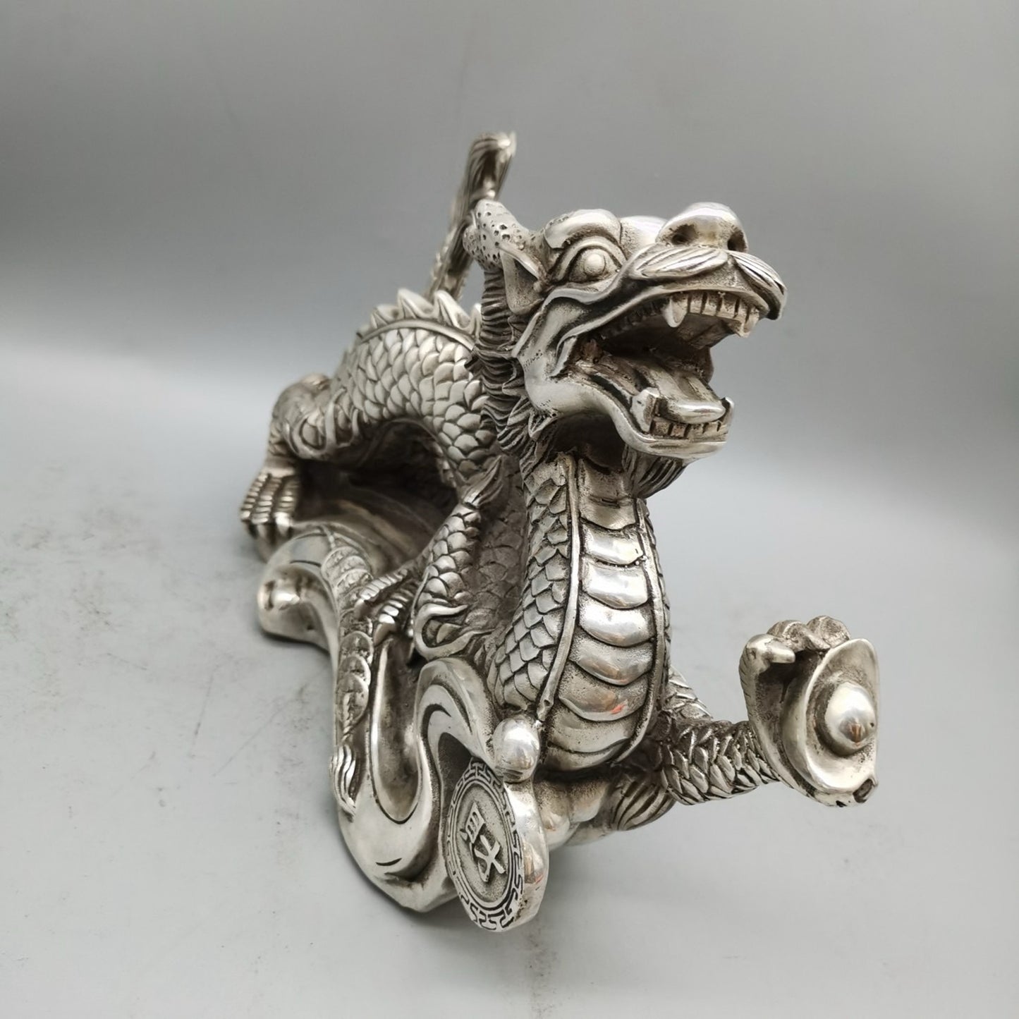 Chinese antique pure copper dragon ornaments