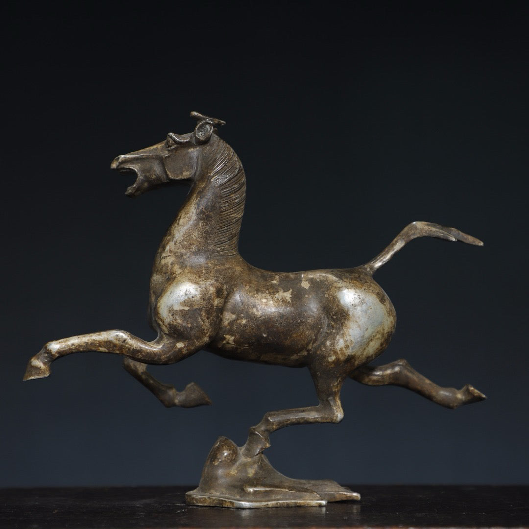 Chinese antique pure copper horse stepping flying swallow ornament