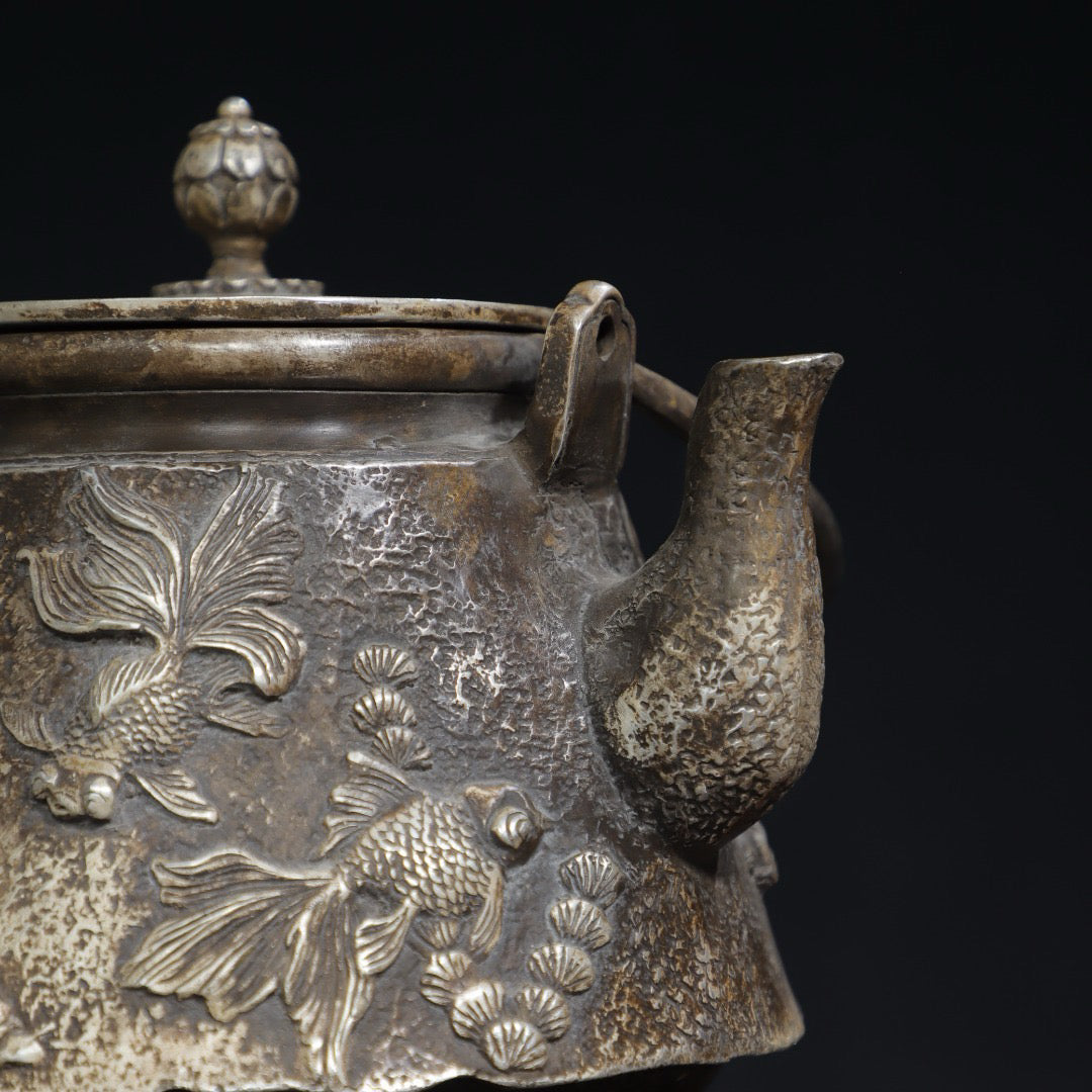 There are more than a few pots of Chinese antique pure copper available for years