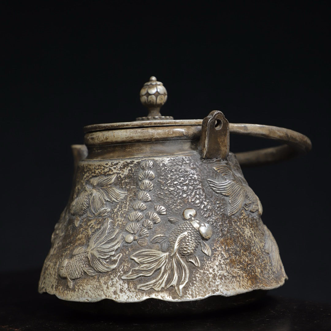 There are more than a few pots of Chinese antique pure copper available for years