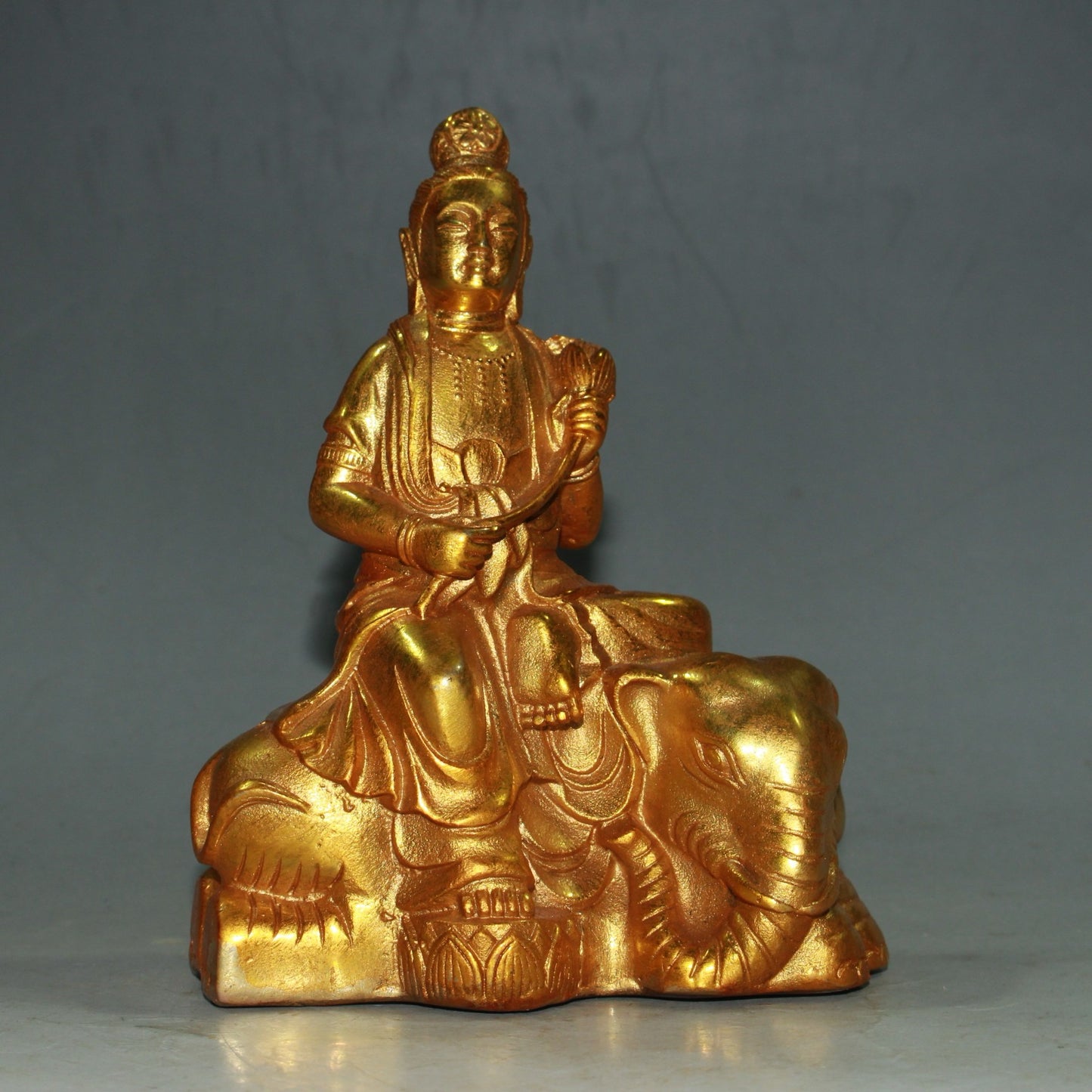 Pure copper Guanyin Bodhisattva ornament