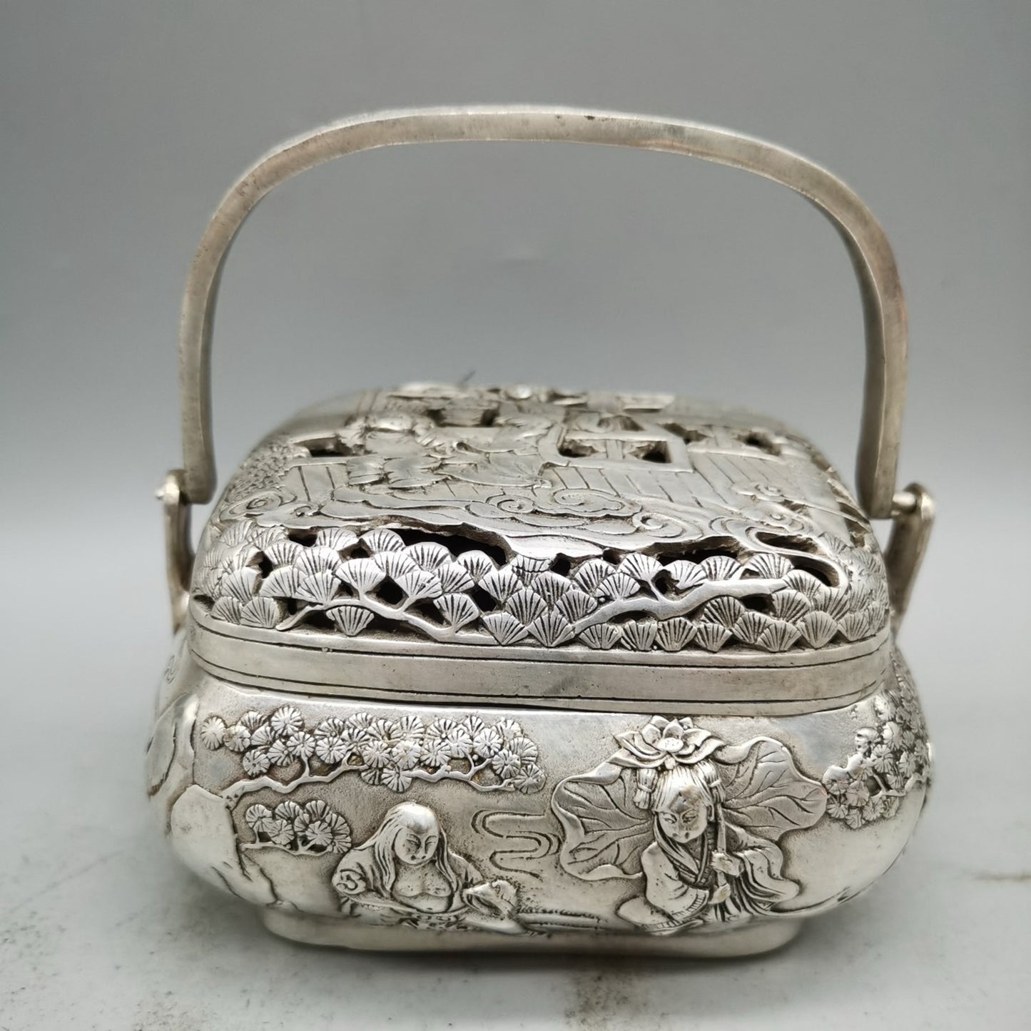 Antique and Retro Warm Hand Stove Carbon Stove