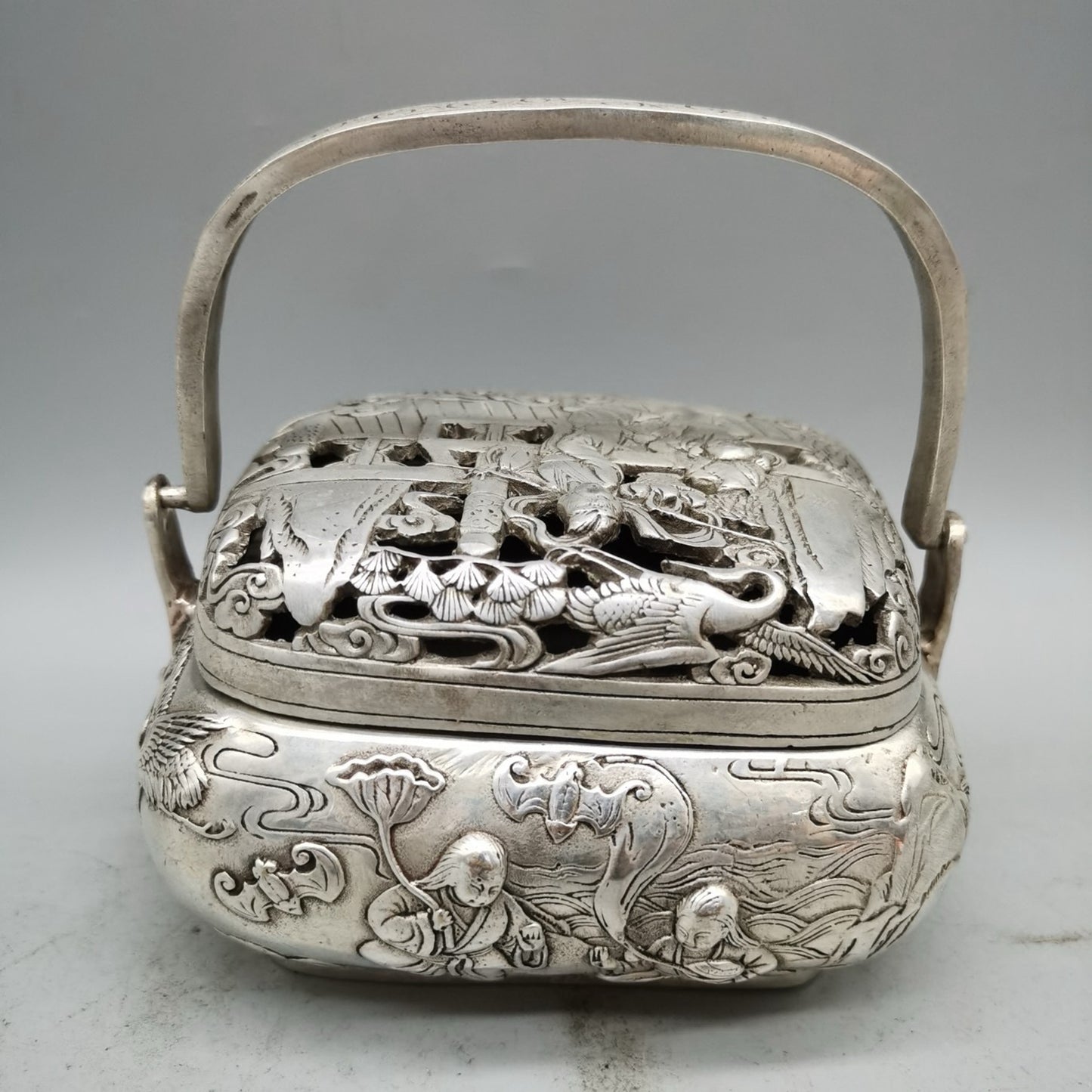 Antique and Retro Warm Hand Stove Carbon Stove