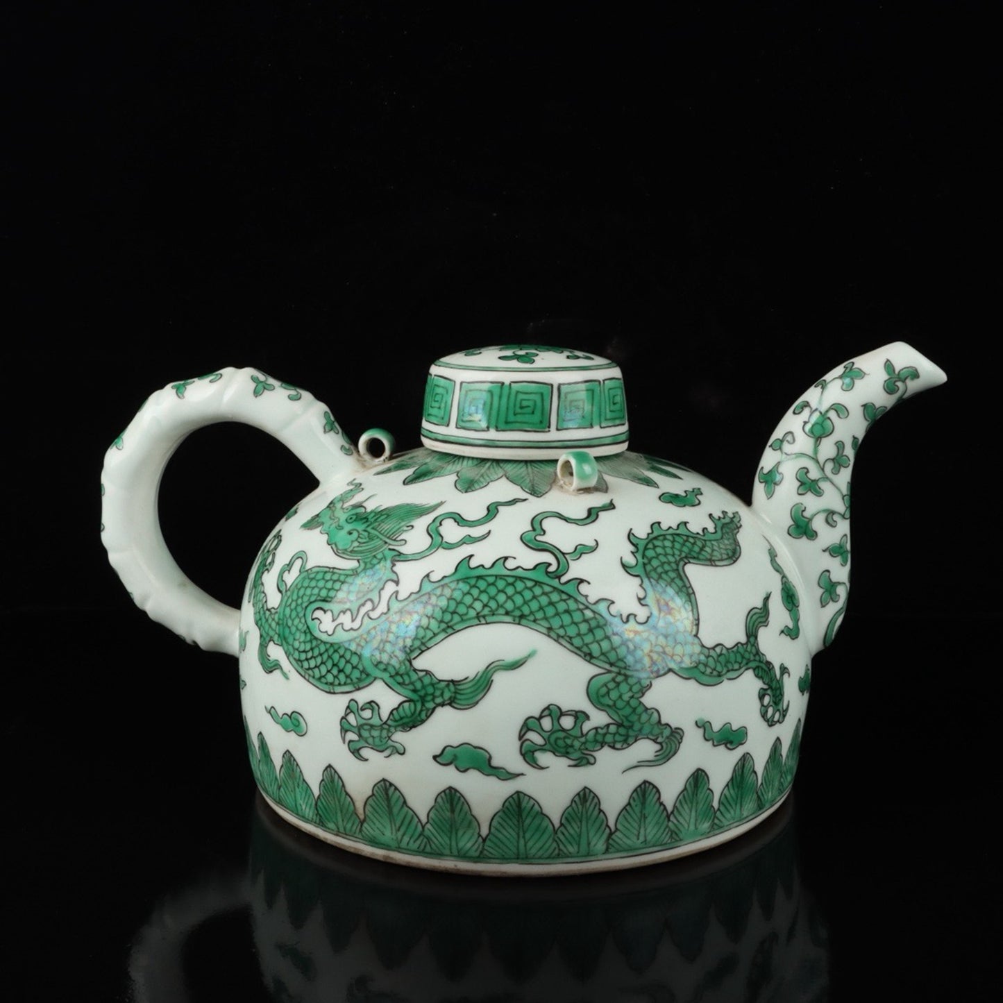 Chinese antique ceramic green cloud dragon patterned teapot