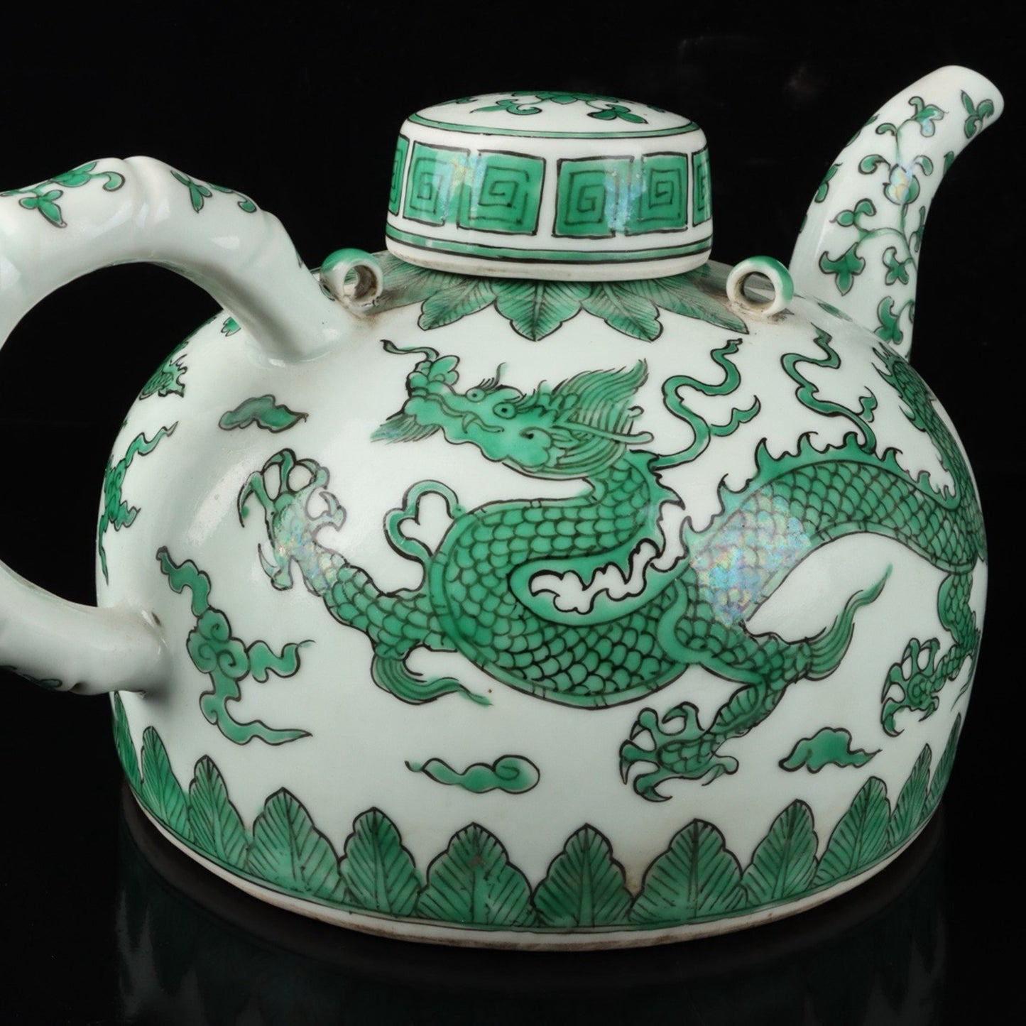 Chinese antique ceramic green cloud dragon patterned teapot