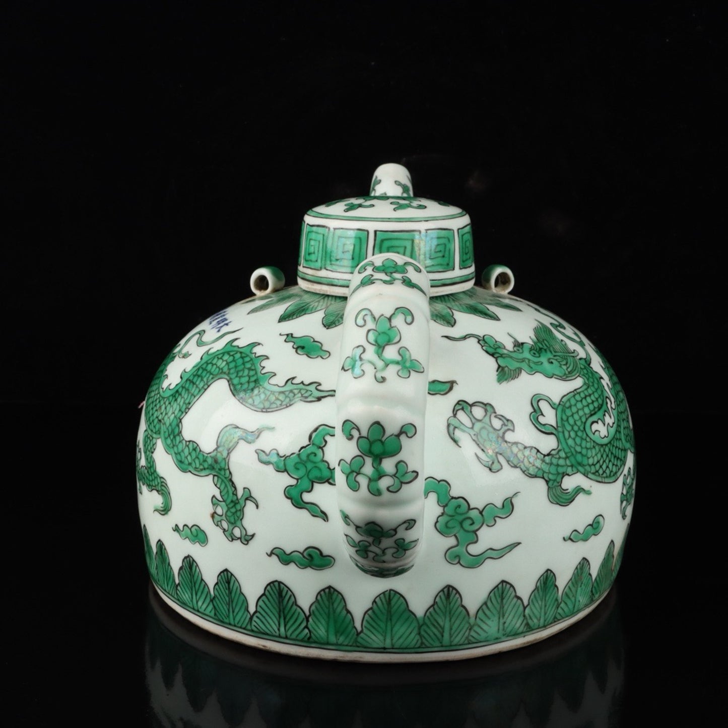 Chinese antique ceramic green cloud dragon patterned teapot