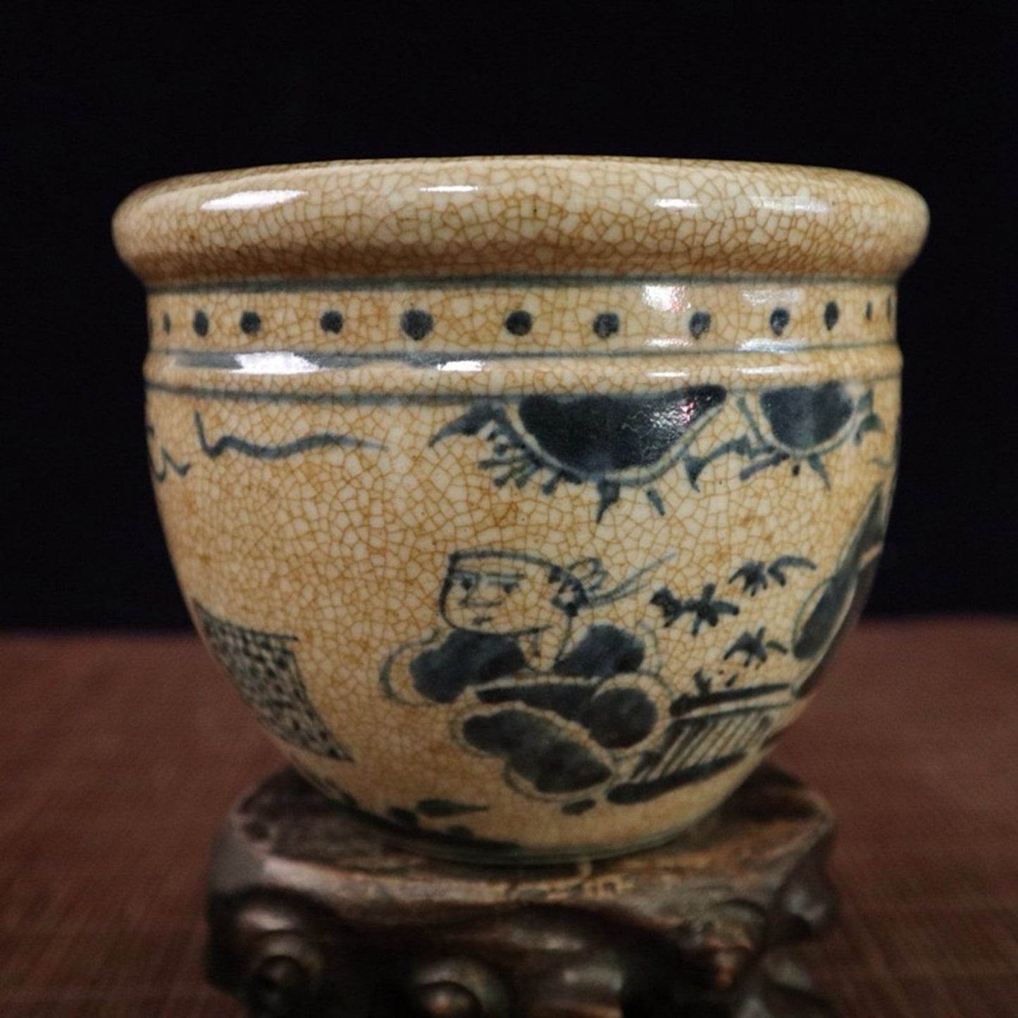 Open film blue and white figure pattern Arhat jar