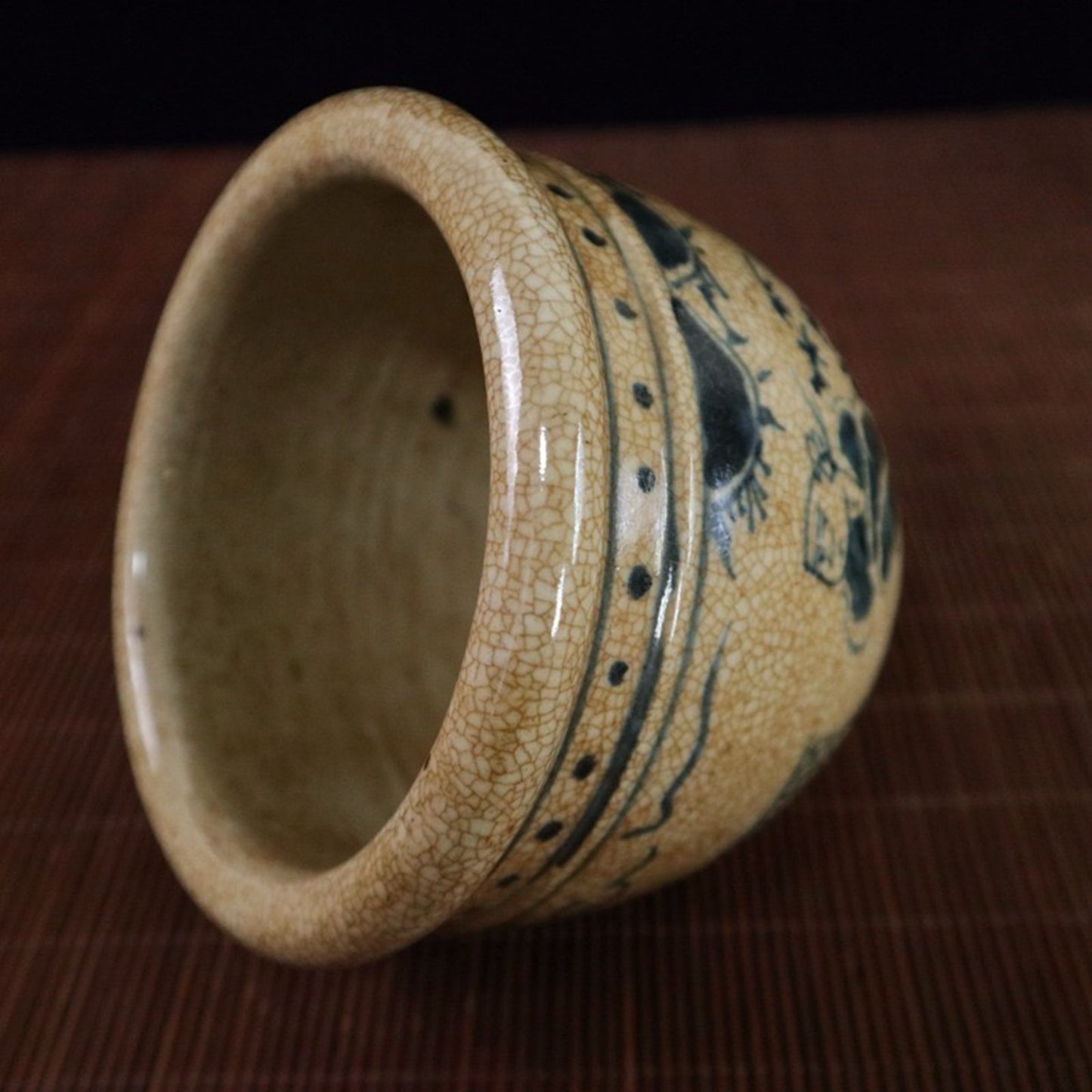 Open film blue and white figure pattern Arhat jar