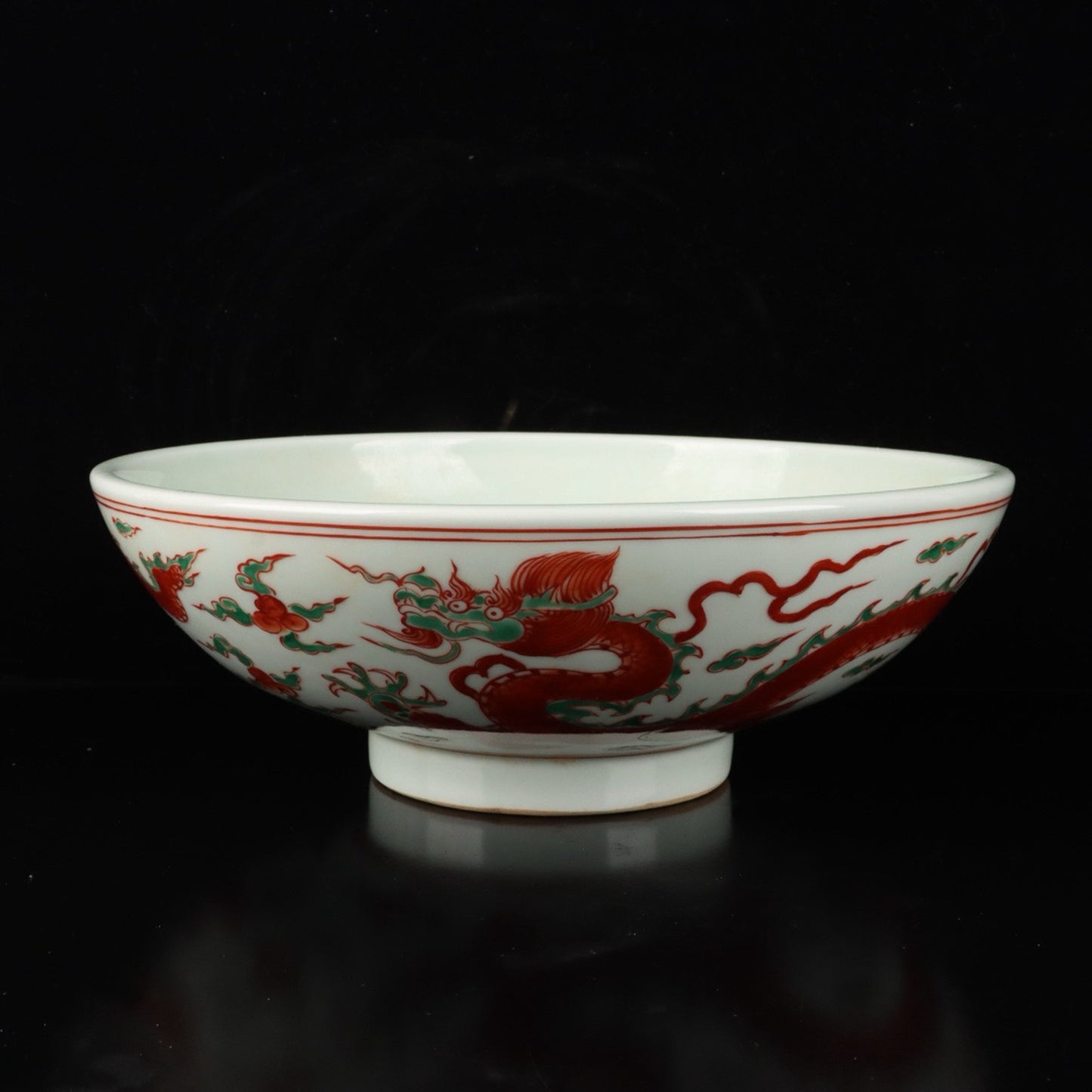 Chinese antique ceramic red green cloud dragon patterned large bowl