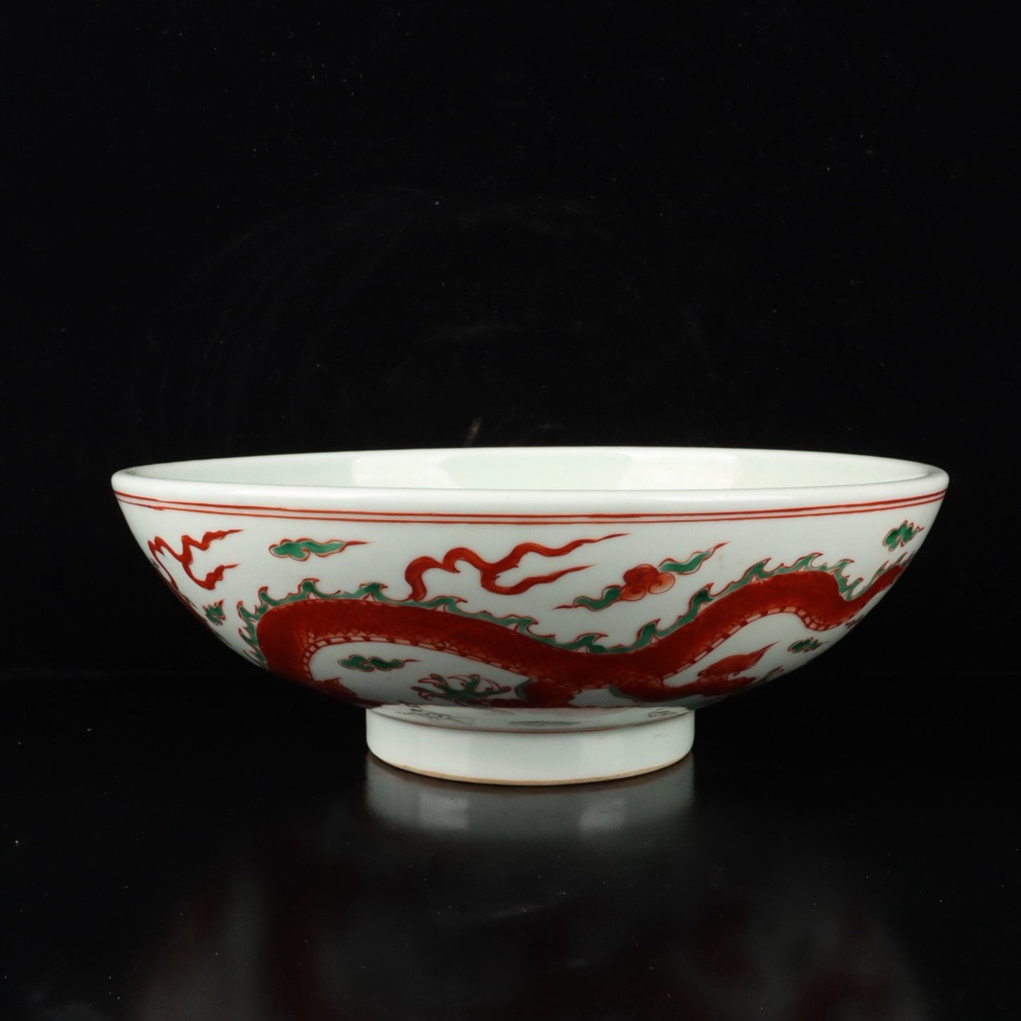 Chinese antique ceramic red green cloud dragon patterned large bowl