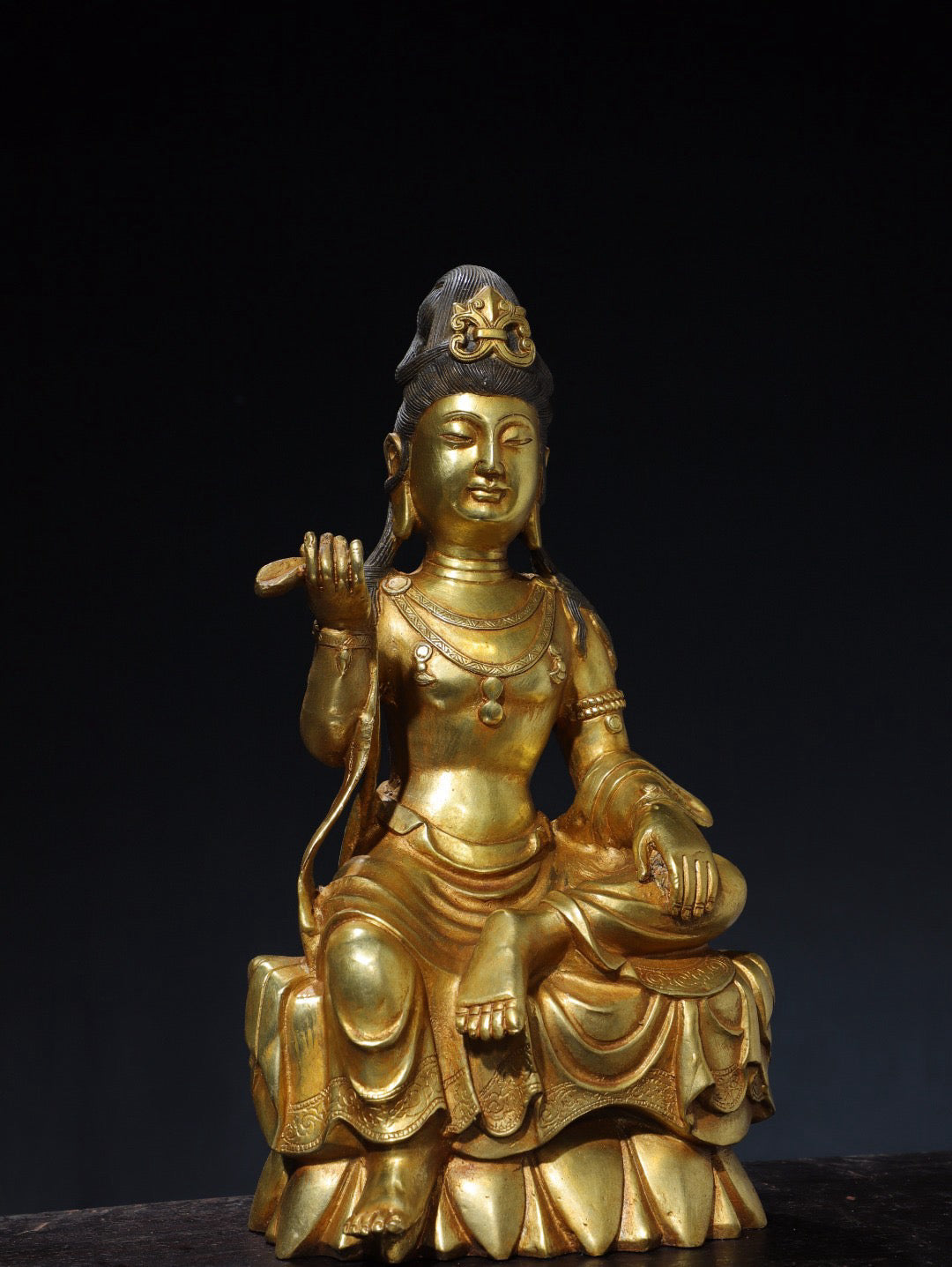 Chinese antique pure copper statue of the free Guanyin Buddha