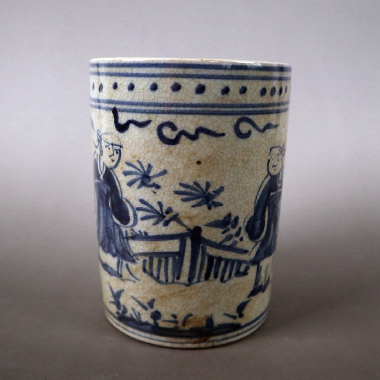Open blue and white character story pattern pen holder