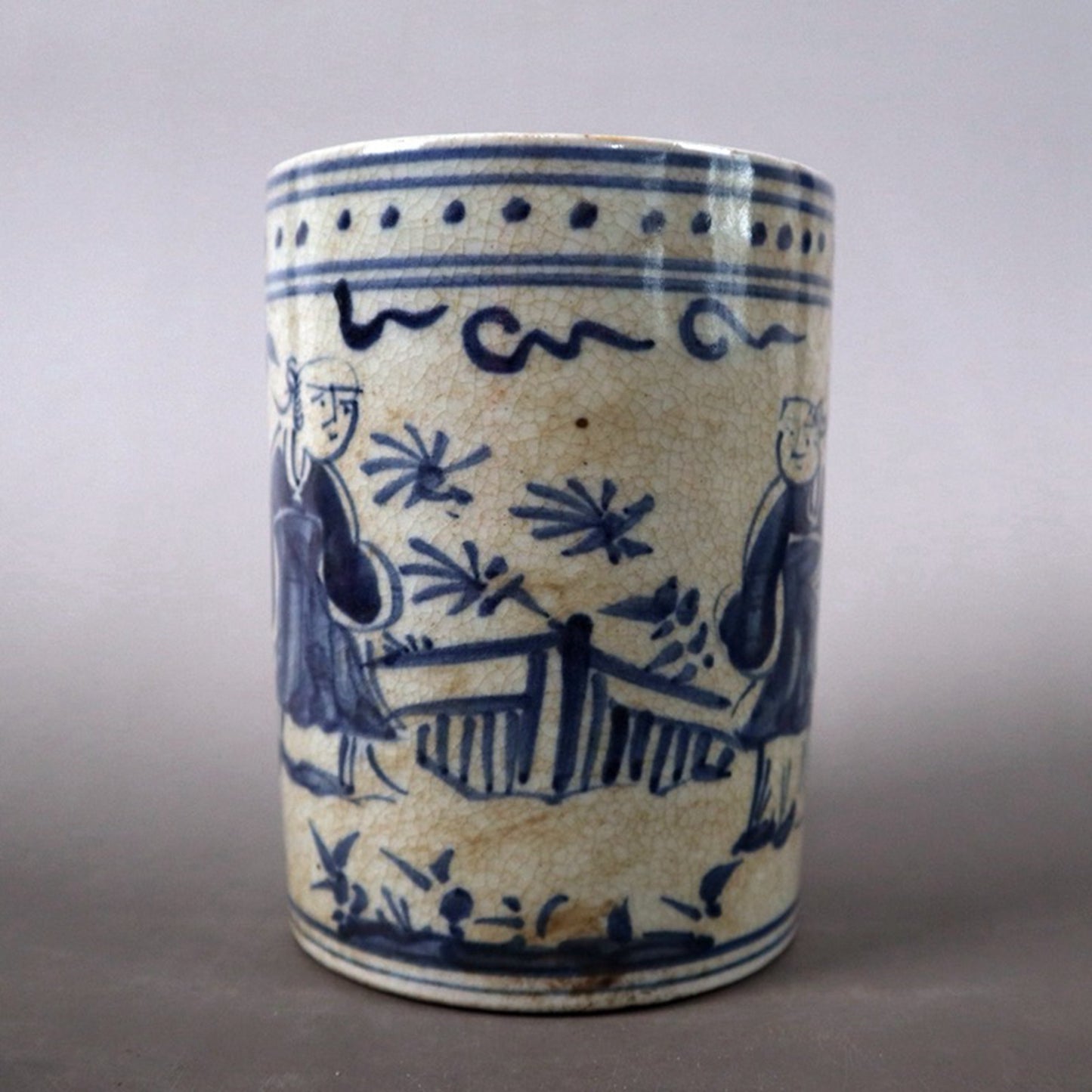 Open blue and white character story pattern pen holder