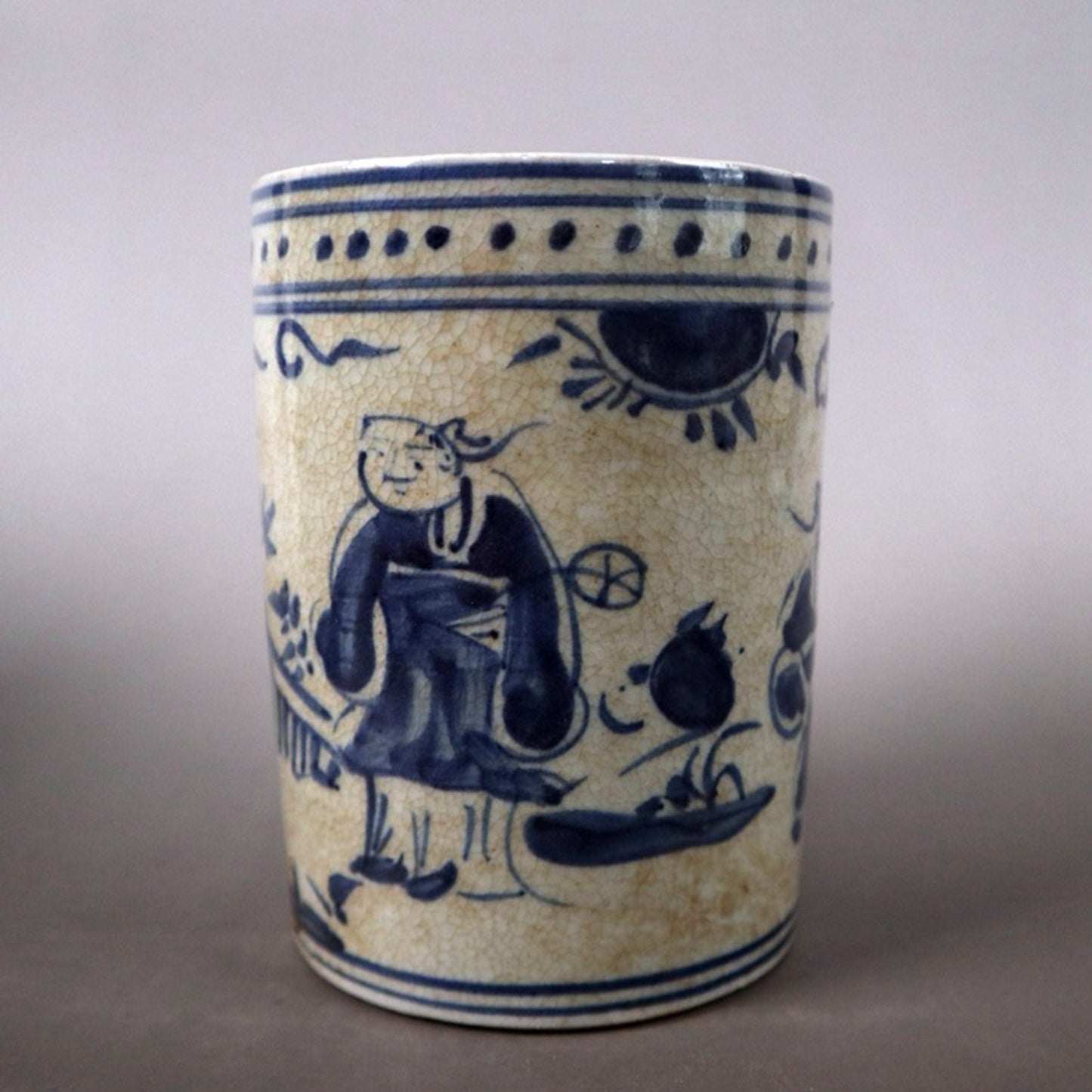 Open blue and white character story pattern pen holder
