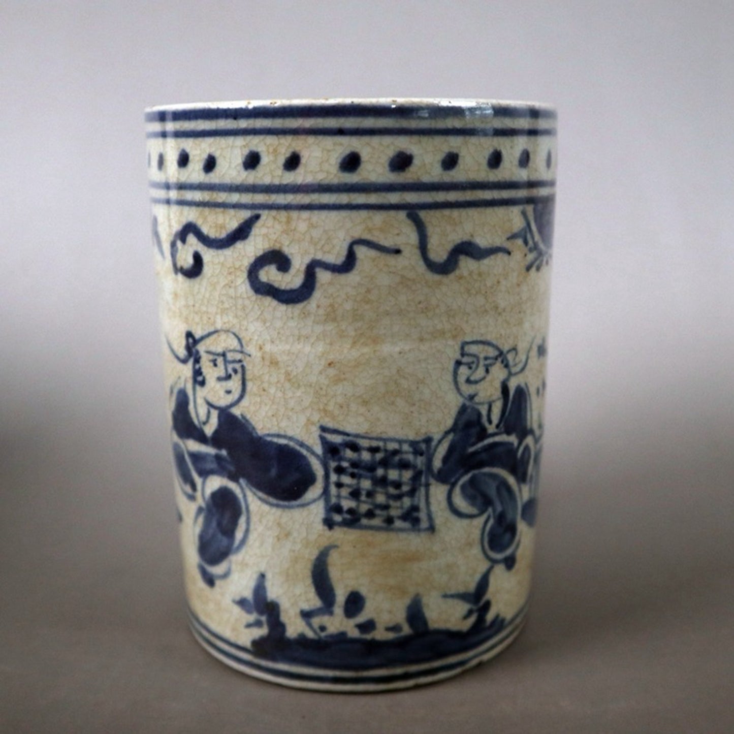 Open blue and white character story pattern pen holder