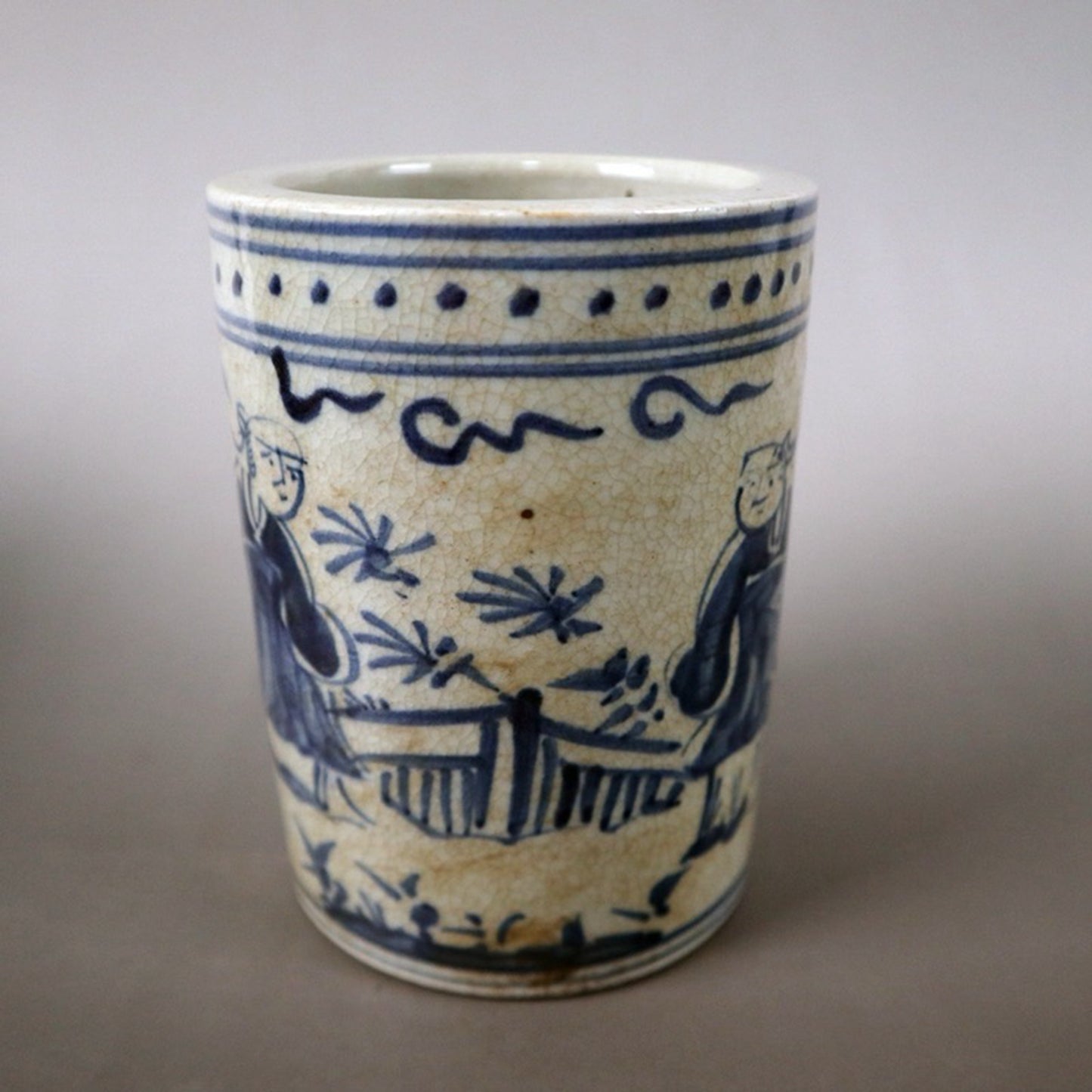 Open blue and white character story pattern pen holder