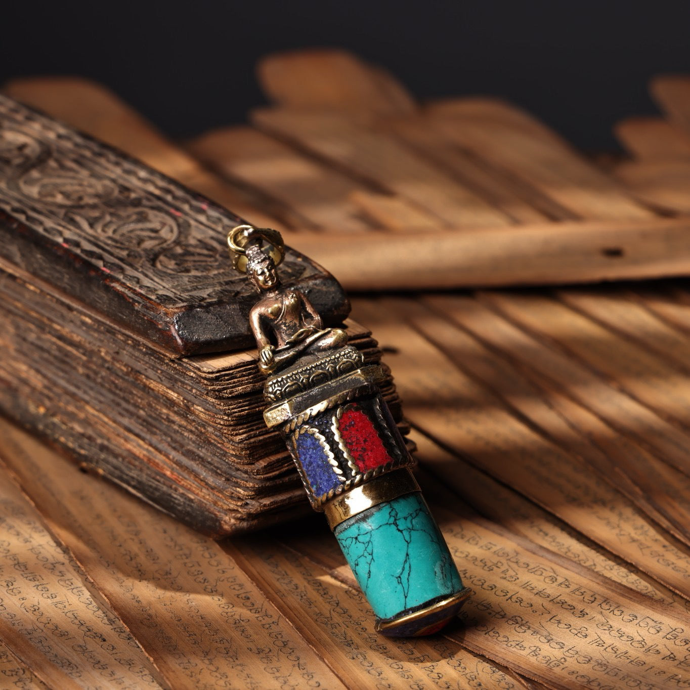 Chinese antique Shakyamuni Buddha inlaid with turquoise pendant