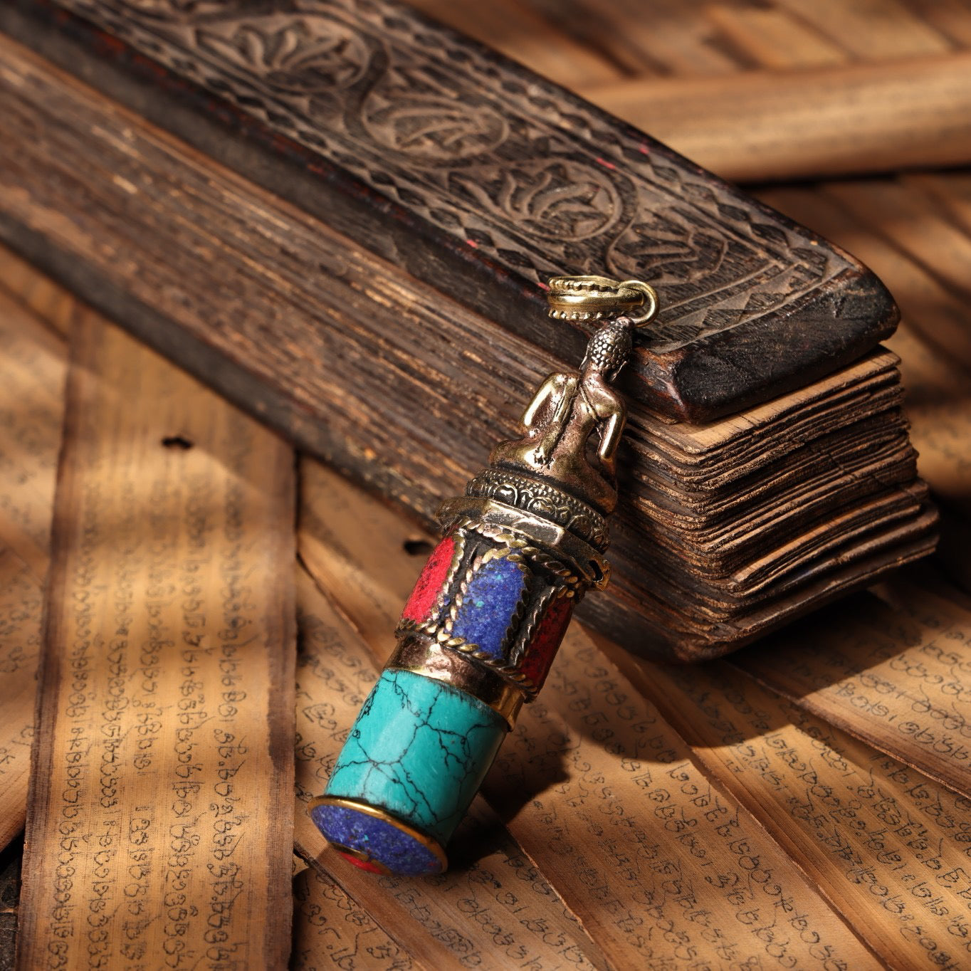 Chinese antique Shakyamuni Buddha inlaid with turquoise pendant