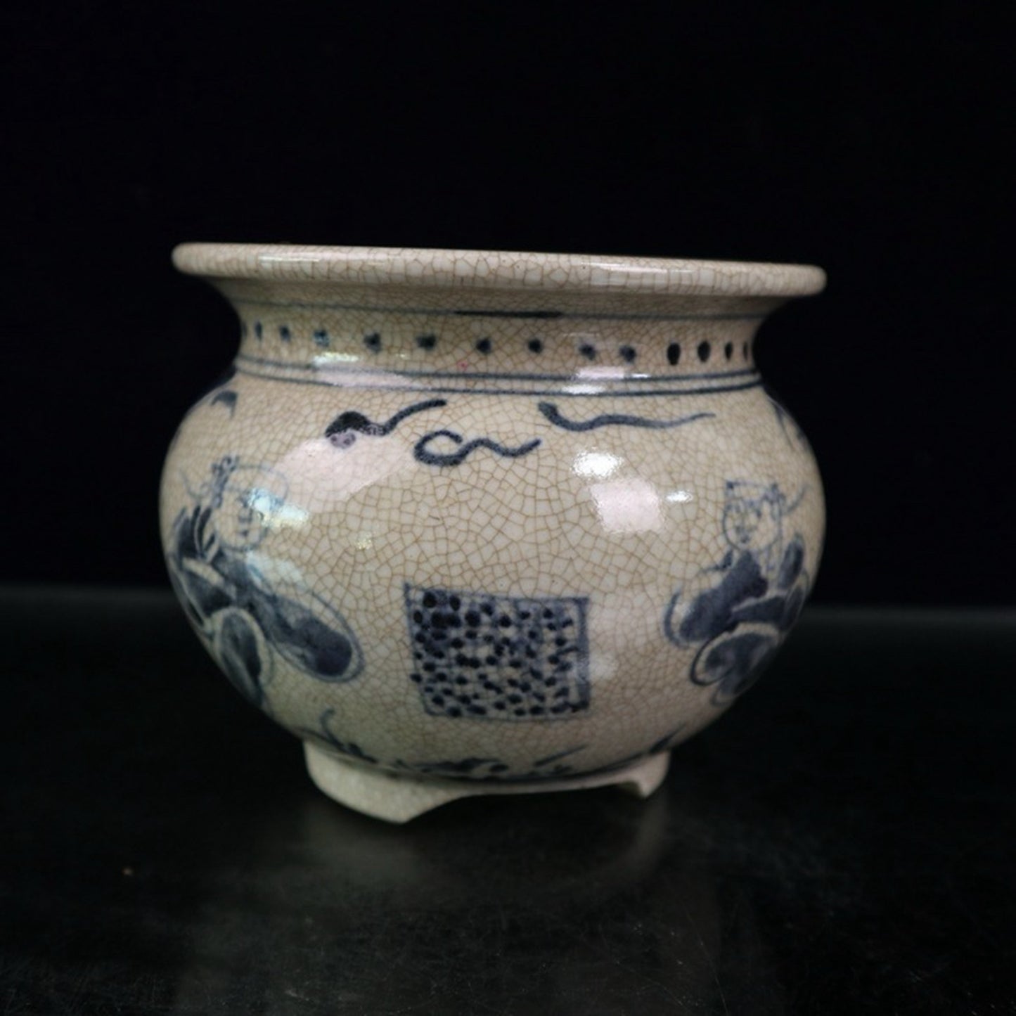 Open blue and white figure pattern incense burner