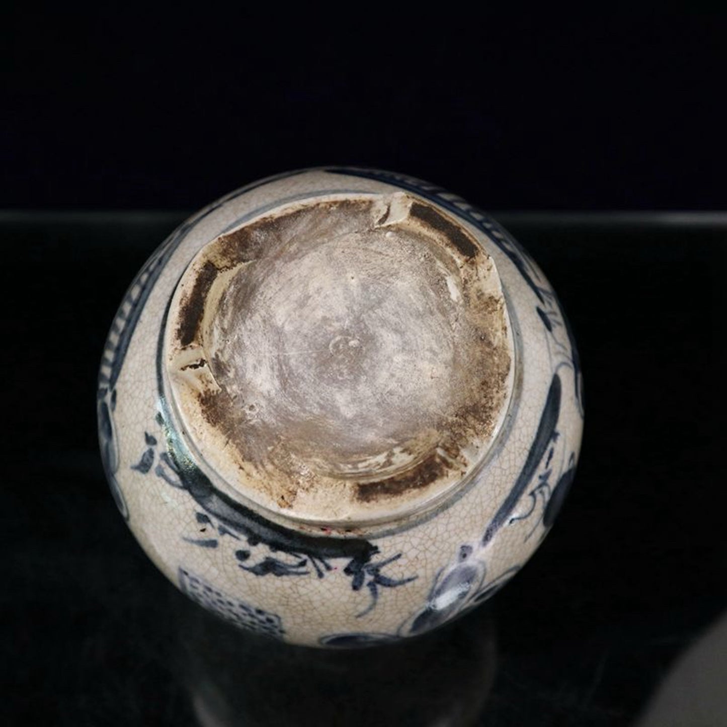 Open blue and white figure pattern incense burner