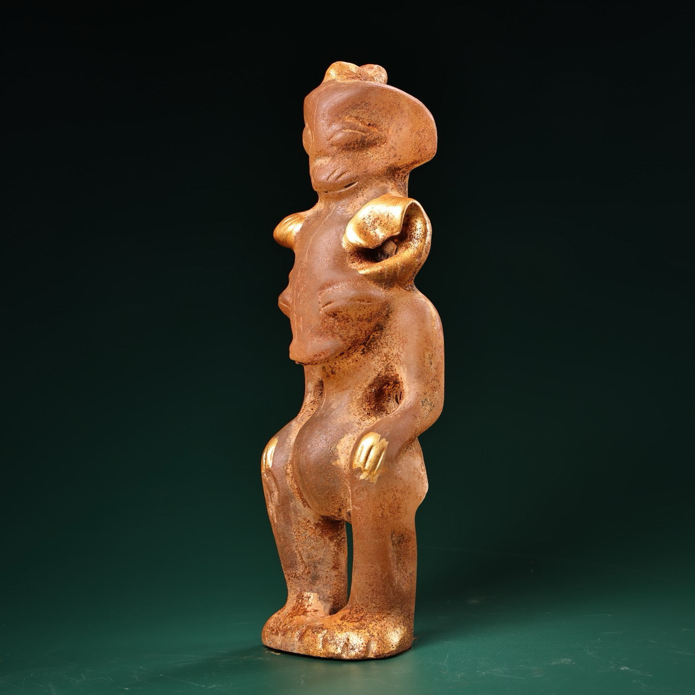 Chinese Antique Crystal Gilded Red Mountain Culture Man